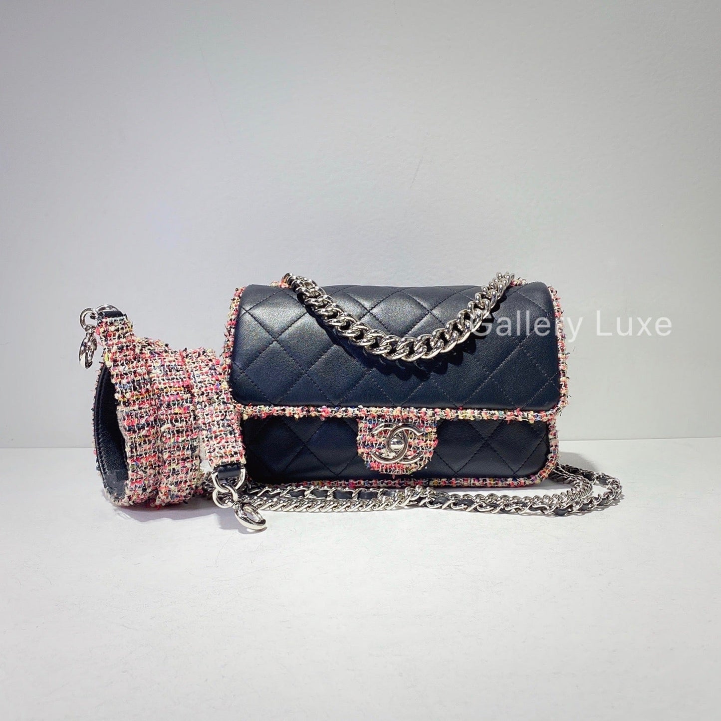 No.2411-Chanel Elegant Trim Flap Bag