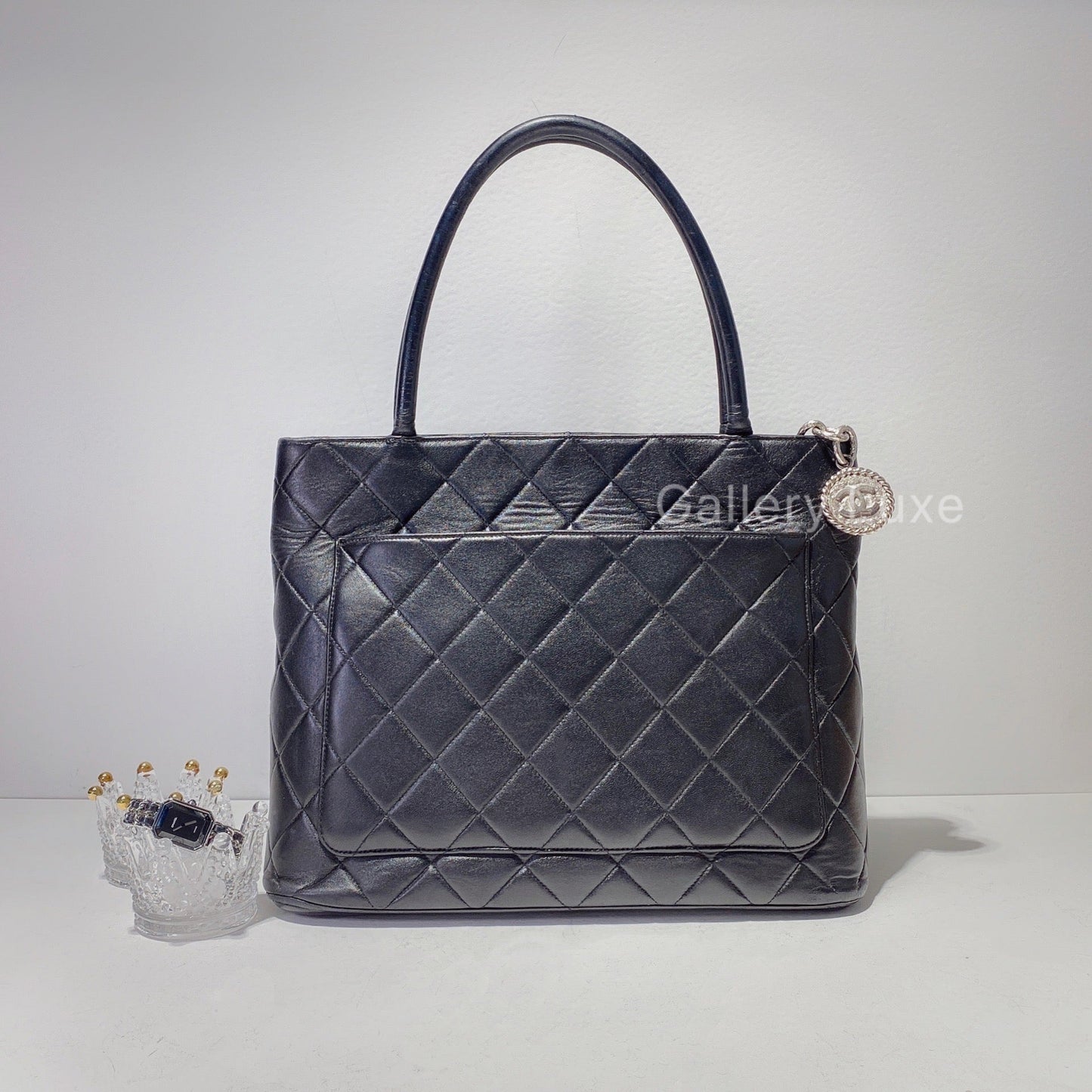 No.2381-Chanel Vintage Lambskin Medallion