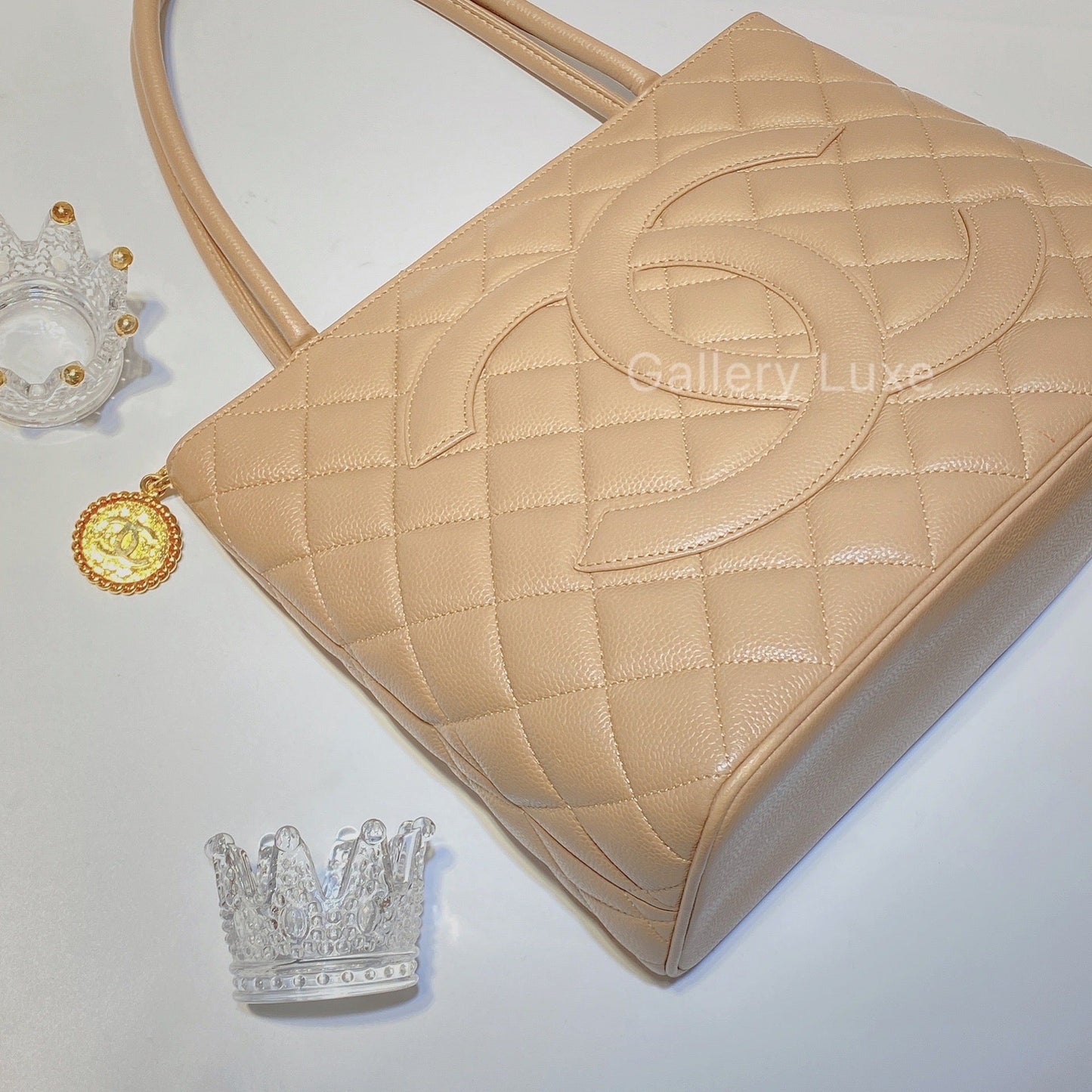 No.2655-Chanel Vintage Caviar Medallion Tote Bag