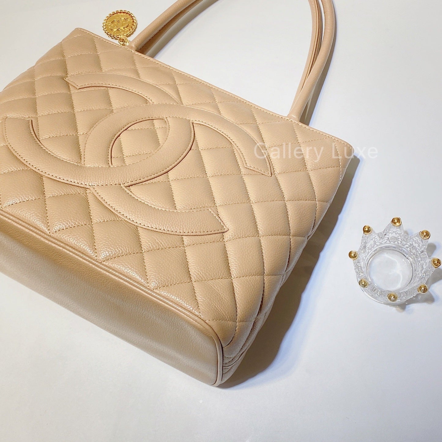 No.2655-Chanel Vintage Caviar Medallion Tote Bag