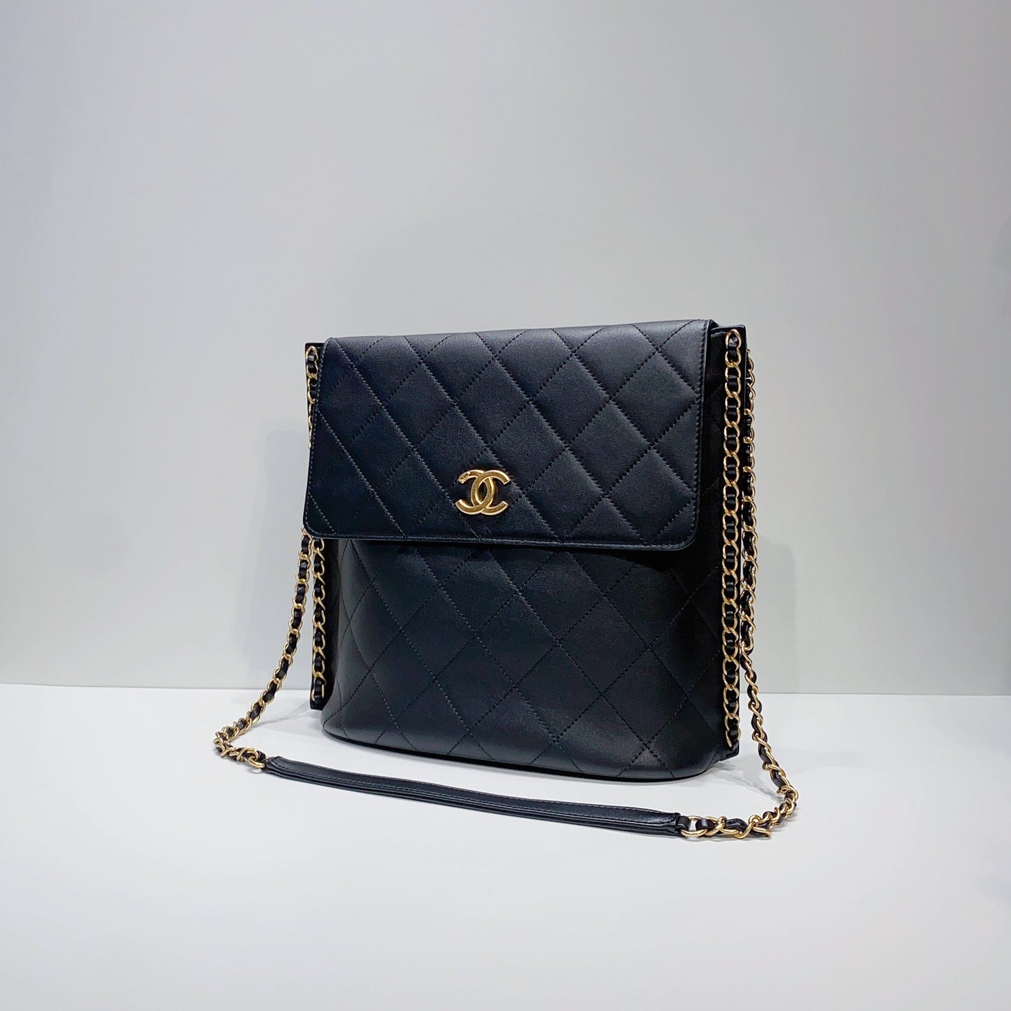 No.3886-Chanel Large Chain Sides Hobo Bag