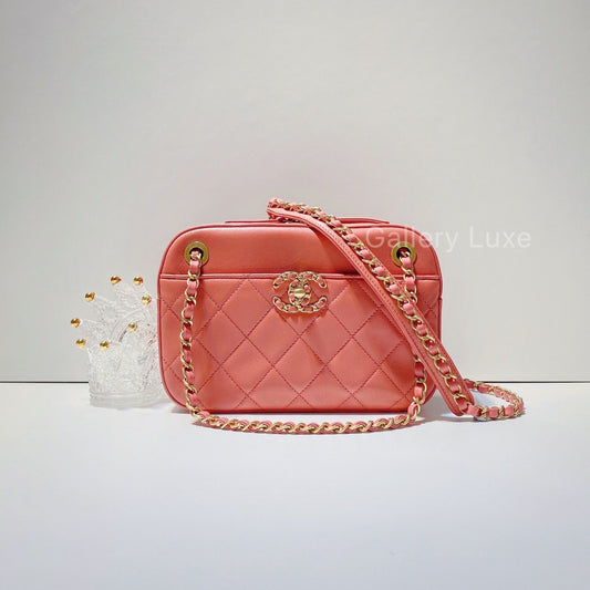 No.2664-Chanel Chain Infinity Camera Case (Brand New)