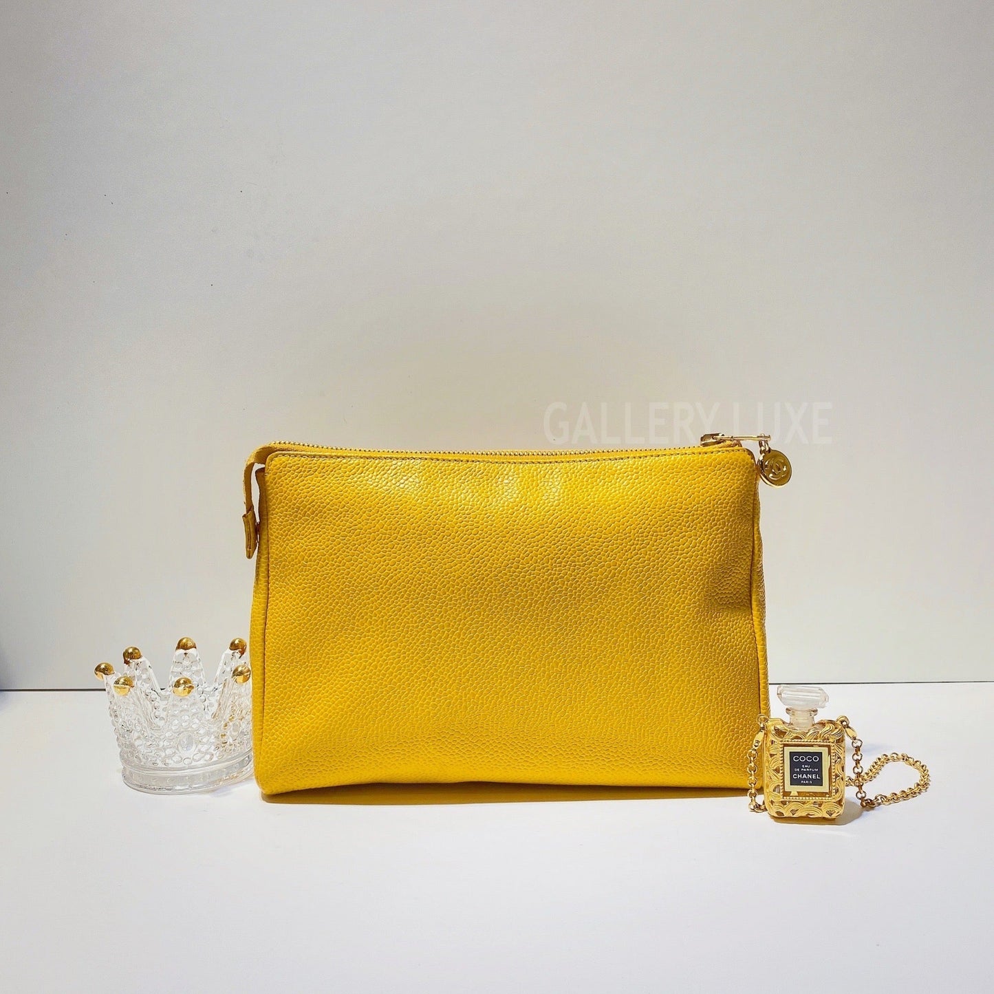 No.2950-Chanel Vintage Large Caviar Pouch
