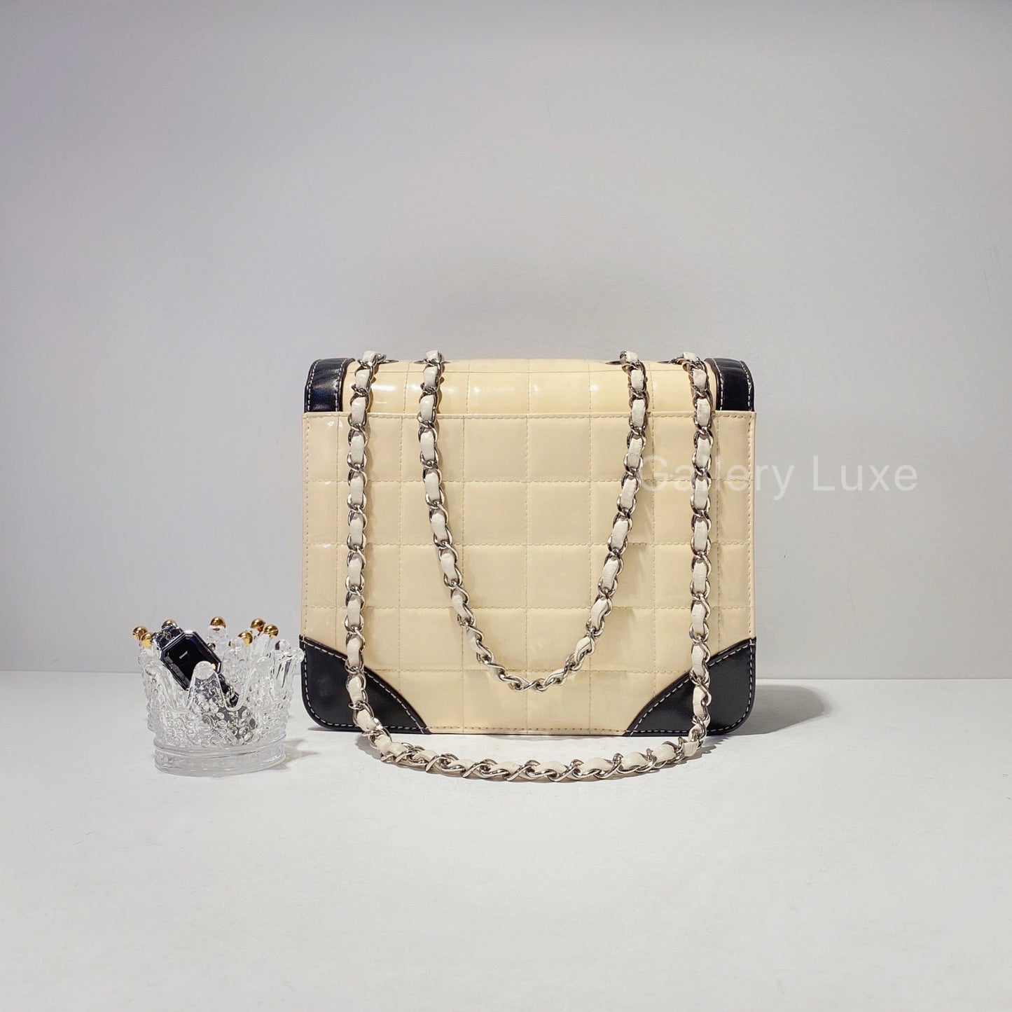 No.2428-Chanel Vintage Patent Flap Bag