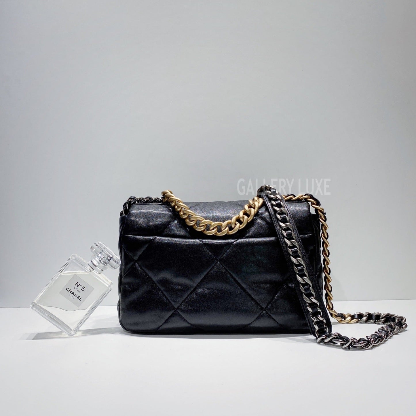 No.3480-Chanel 19 Small Handbag