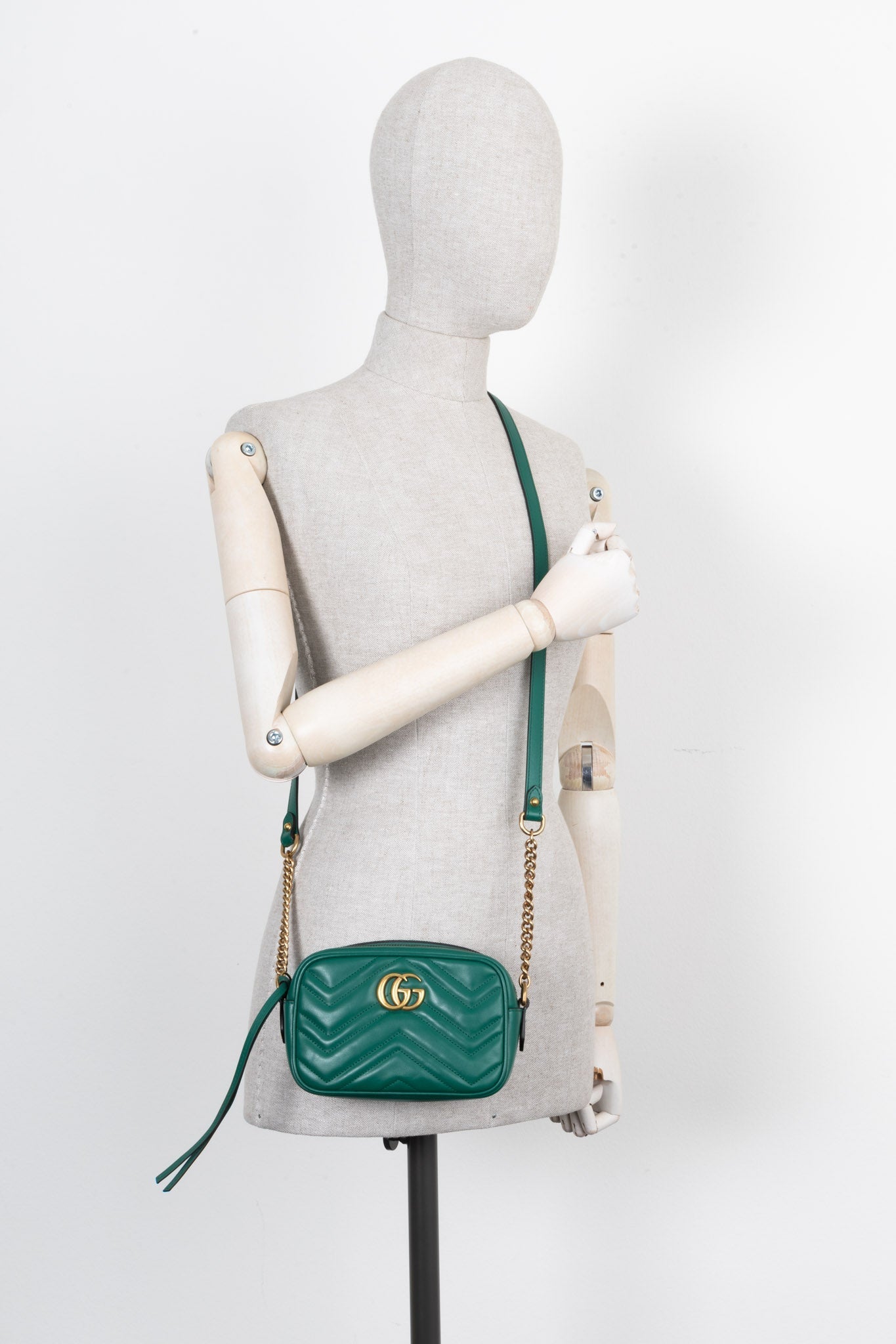 Luxury Gucci Trending 2025 Marmont Small Camera Bag Green
