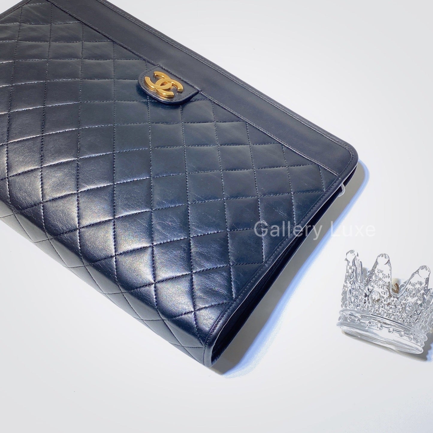 No.2676-Chanel Vintage Lambskin Clutch