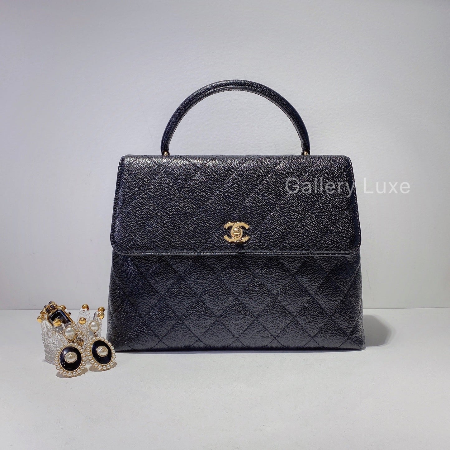 No.2433-Chanel Vintage Caviar Kelly Handle Bag