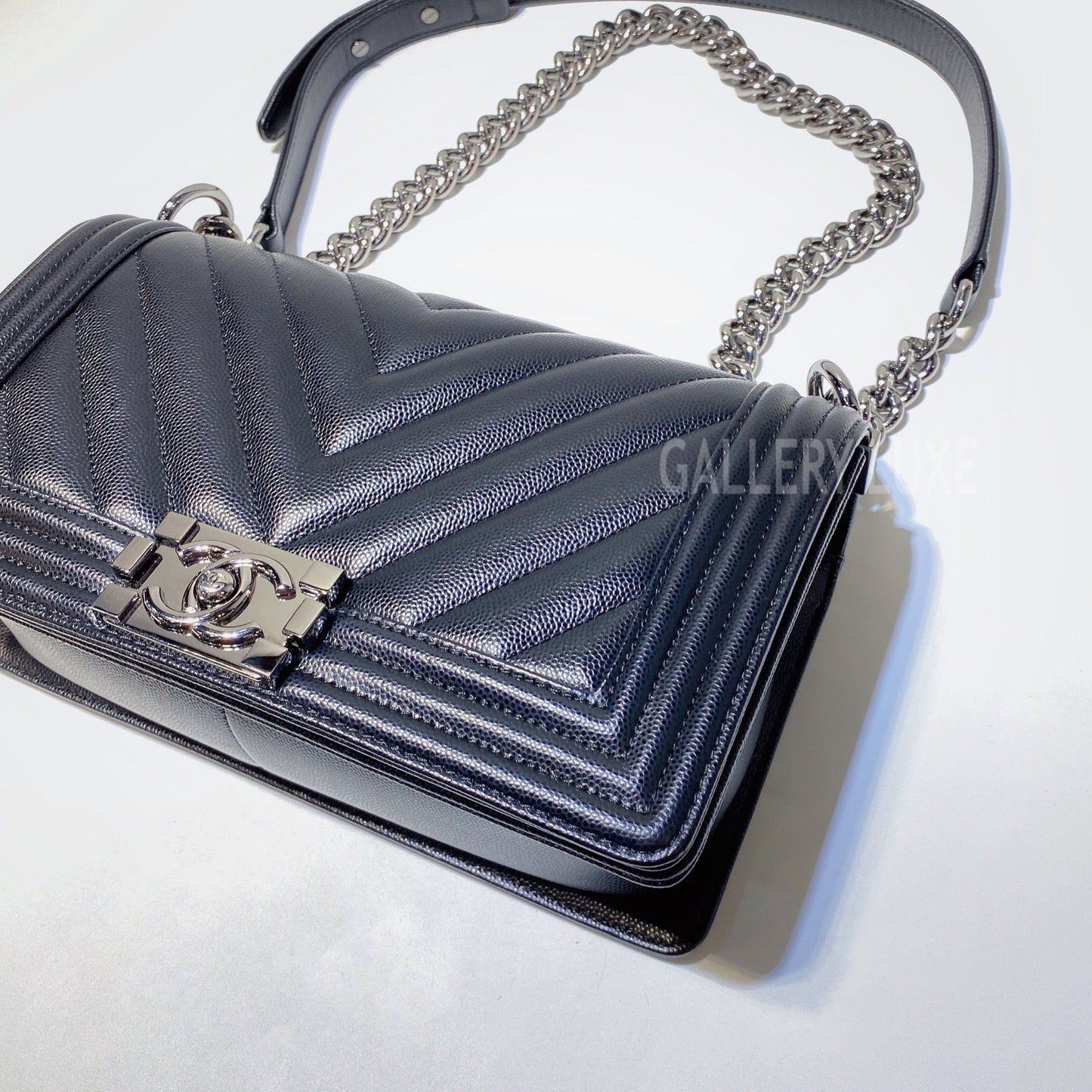 No.3006-Chanel Caviar Chevron Boy 25cm