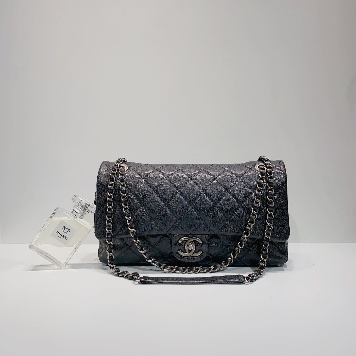 No.3895-Chanel Large Chic Caviar Flap Bag
