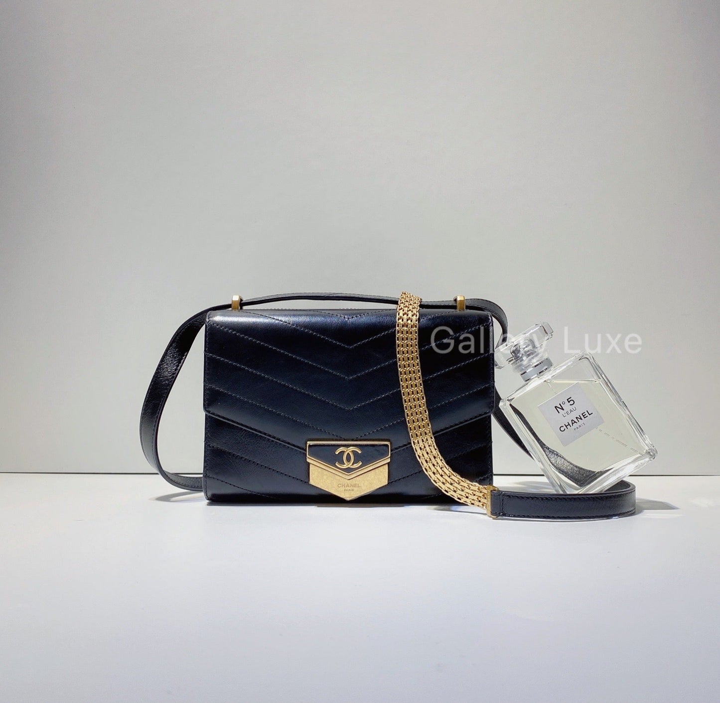 No.2688-Chanel Lock Me Up Chevron Flap Bag