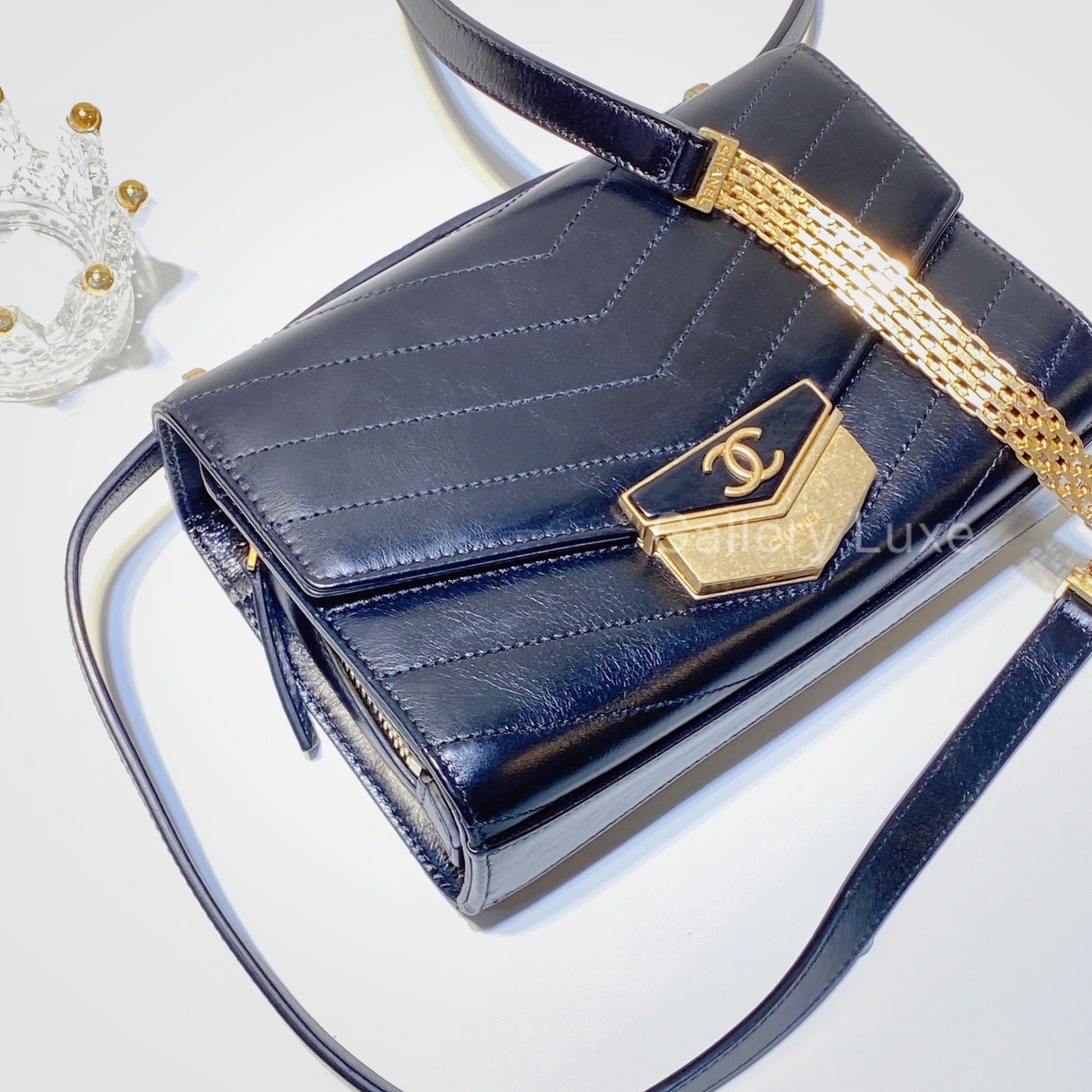 No.2688-Chanel Lock Me Up Chevron Flap Bag