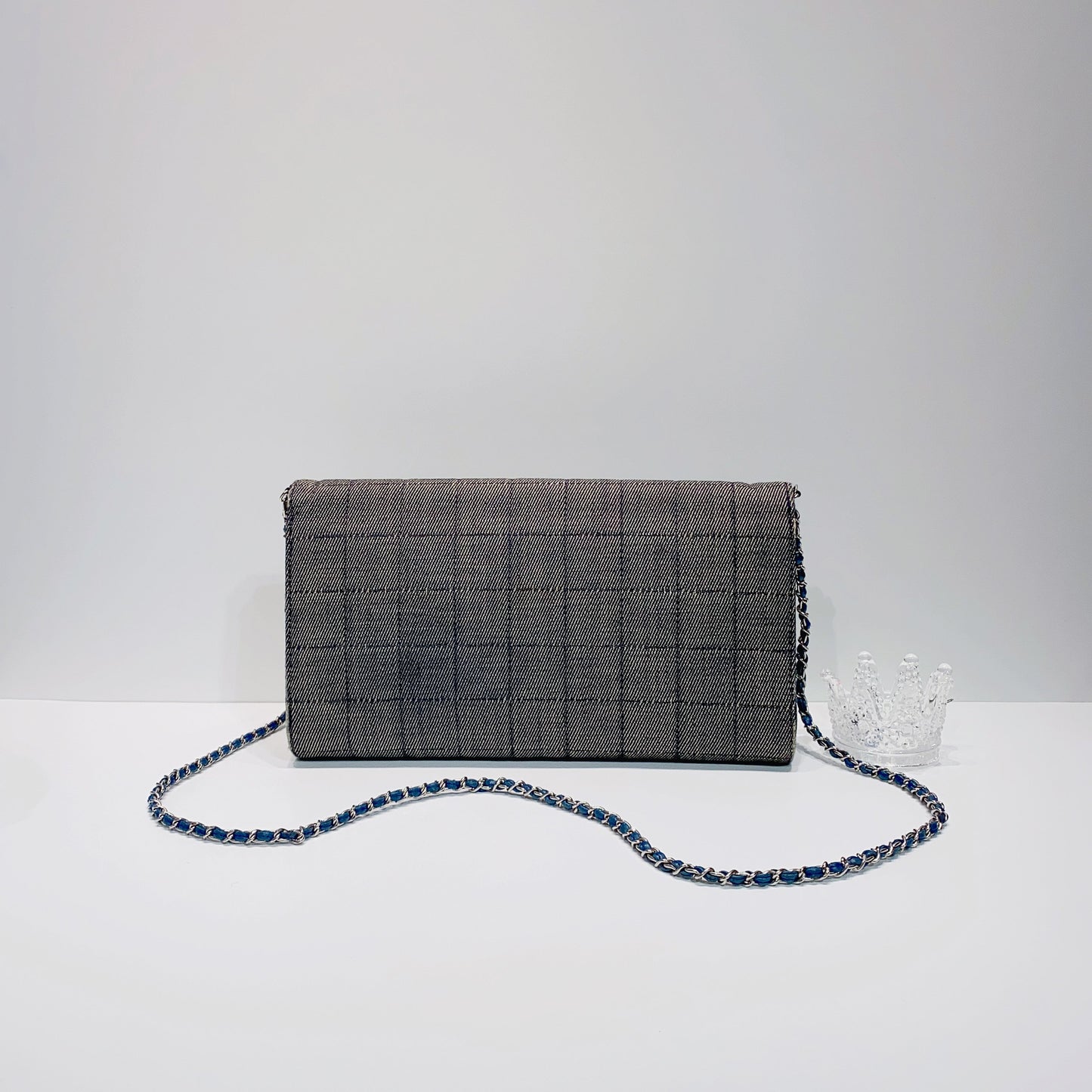 No.3831-Chanel Vintage Denim Clutch With Chain