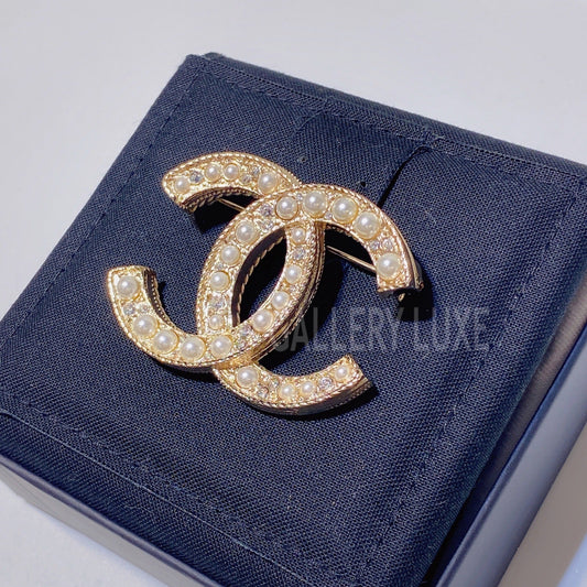No.3010-Chanel Classic Pearl Crystal Coco Mark Brooch