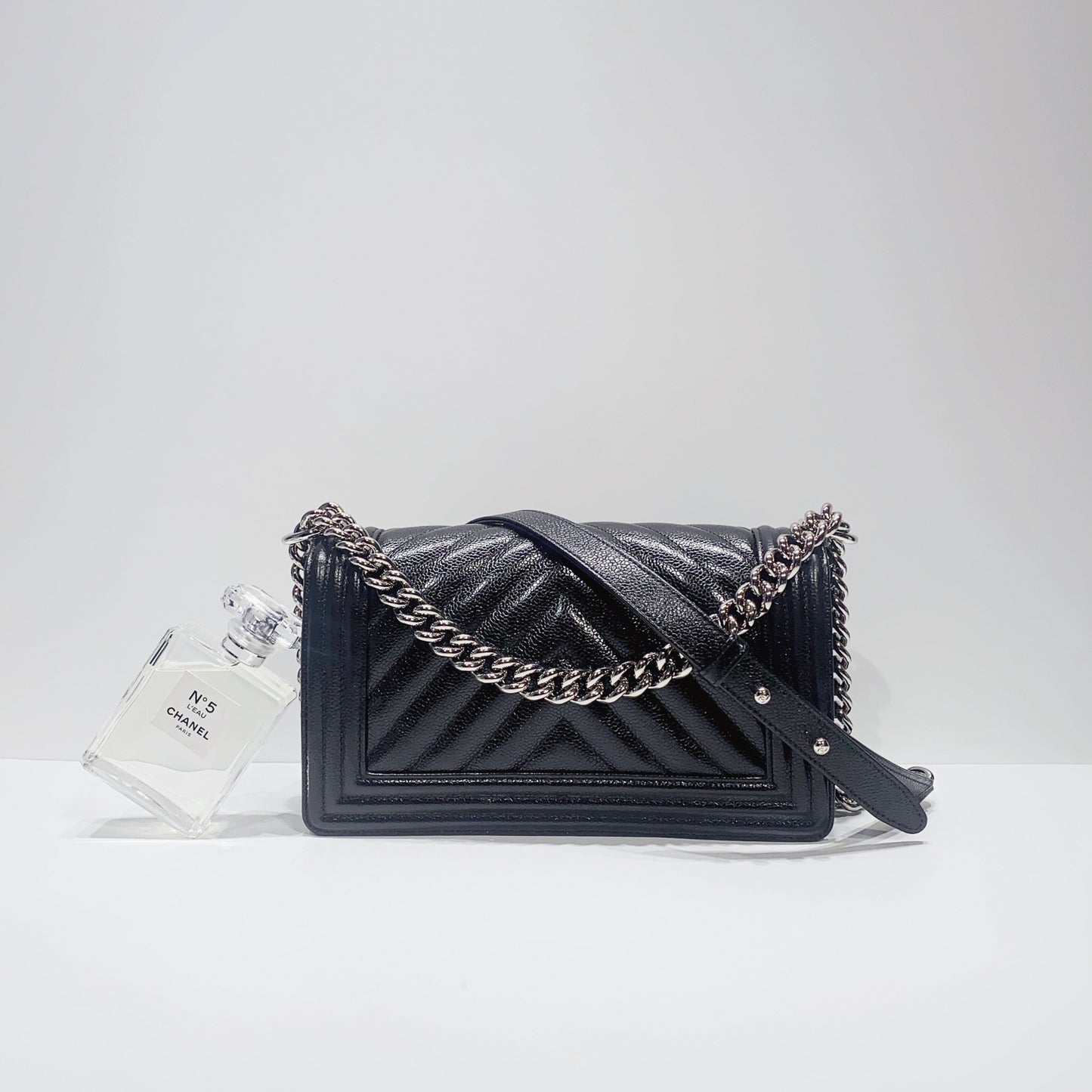 No.3877-Chanel Caviar Chevron Boy 25cm