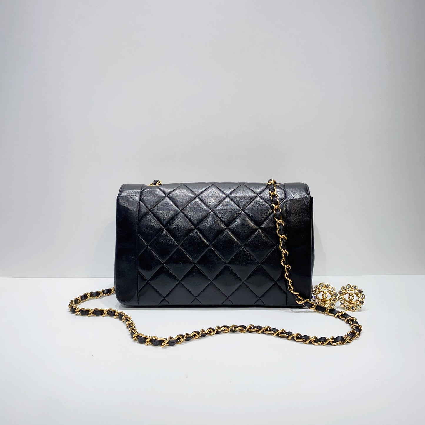 No.2606-Chanel Vintage Lambskin Diana Bag 25cm