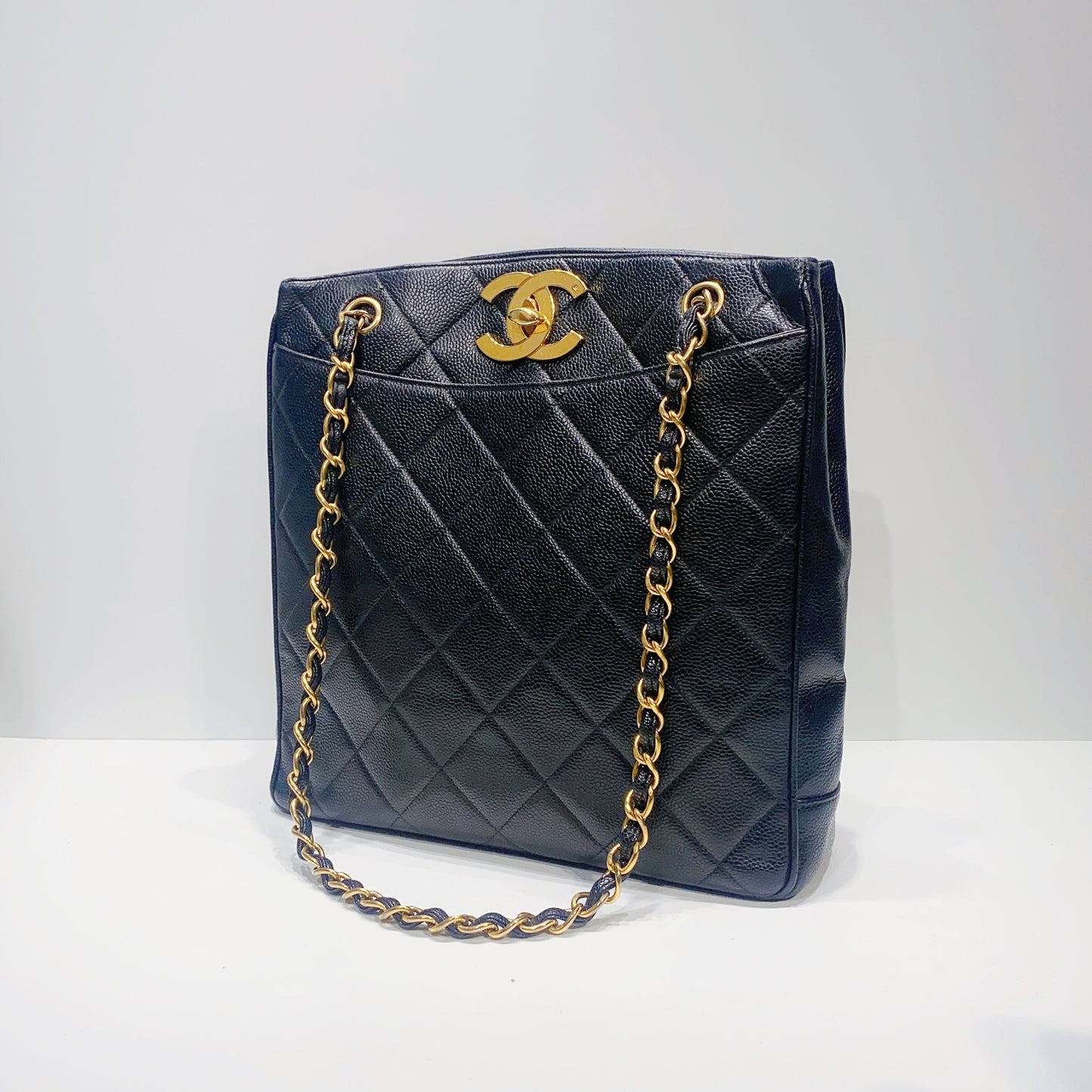 No.3899-Chanel Vintage CC Turn-Lock Shoulder Bag