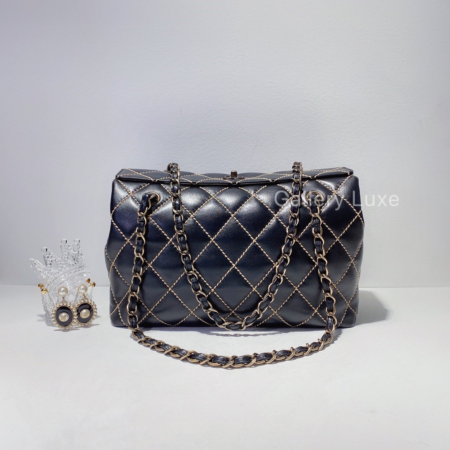 No.2451-Chanel Vintage Calfskin Shoulder Bag