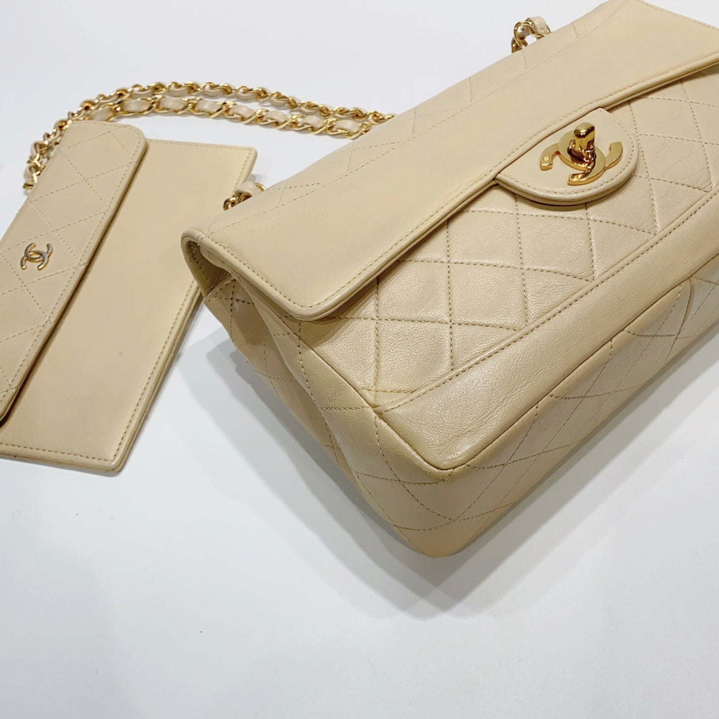 No.3916-Chanel Vintage Lambskin Flap Bag