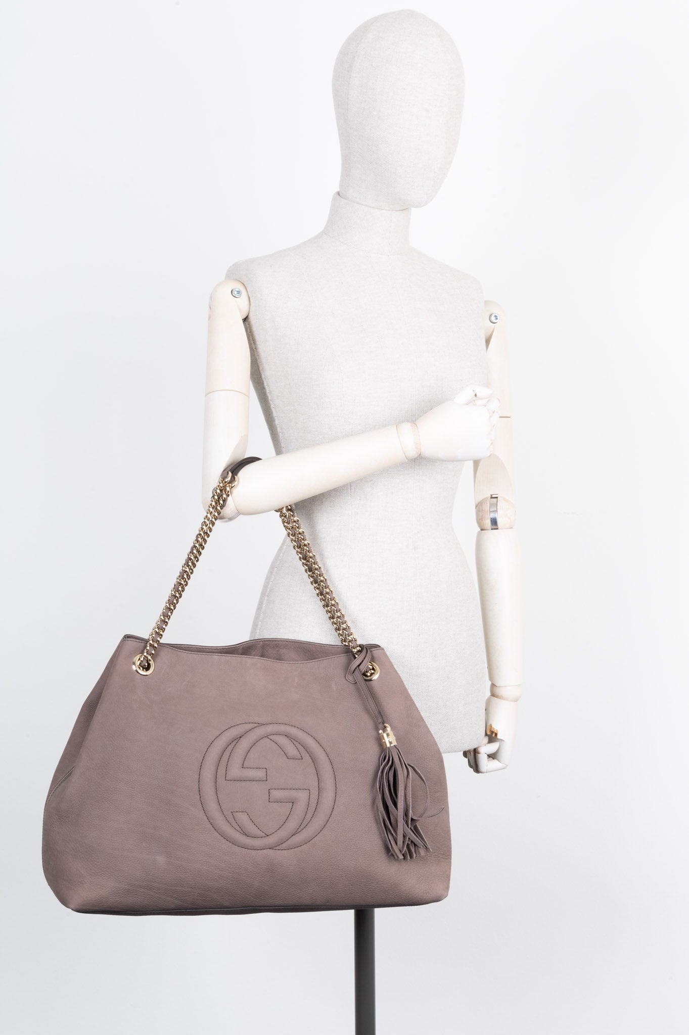 Luxury Gucci Trending 2025 Soho Chain Shoulder Bag Etoupe