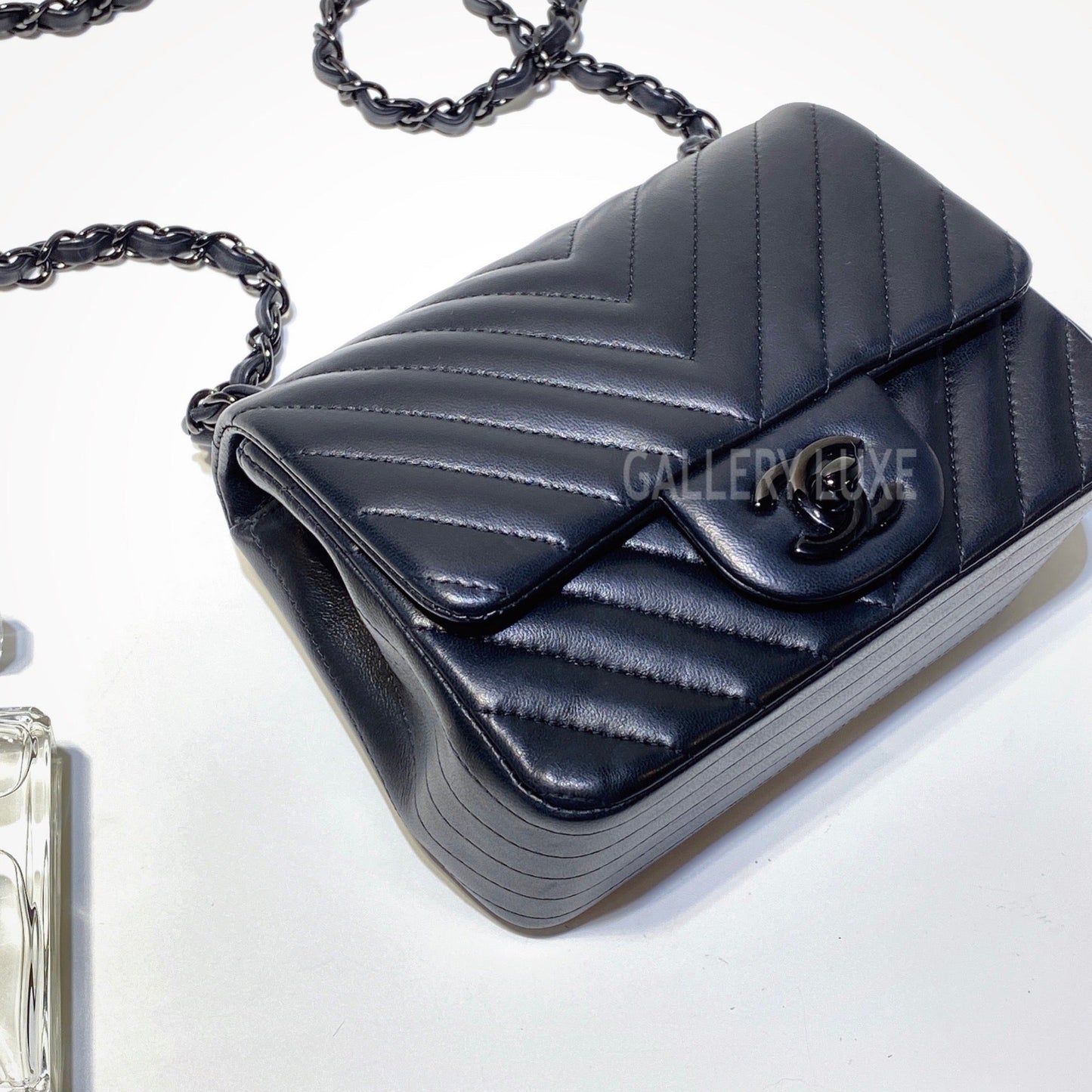 No.3037-Chanel Lambskin Chevron Classic Flap Mini 17cm