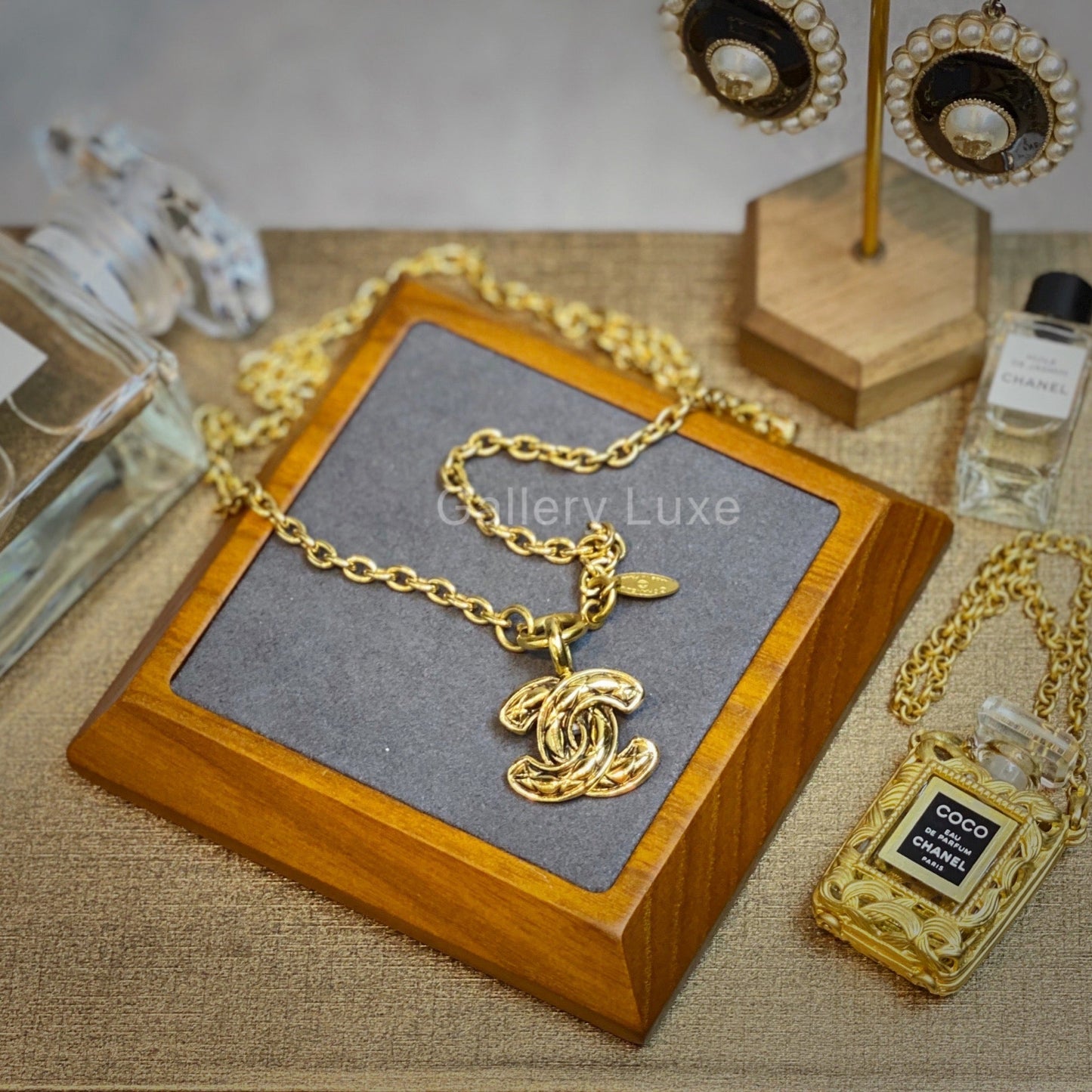No.2325-Chanel Vintage Classic CC Necklace