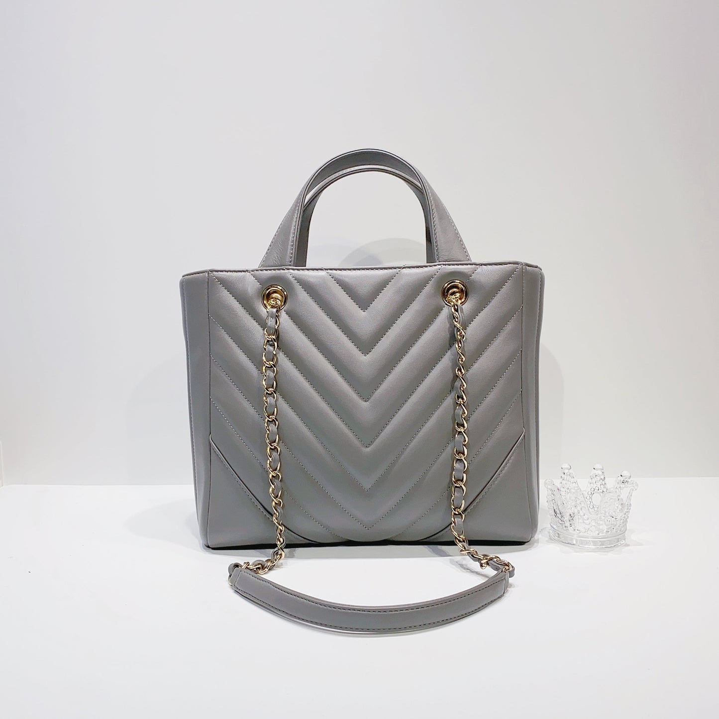 No.3911-Chanel Chevron Statement Small Tote Bag