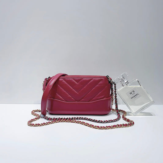 No.3857-Chanel Chevron Gabrielle Wallet On Chain