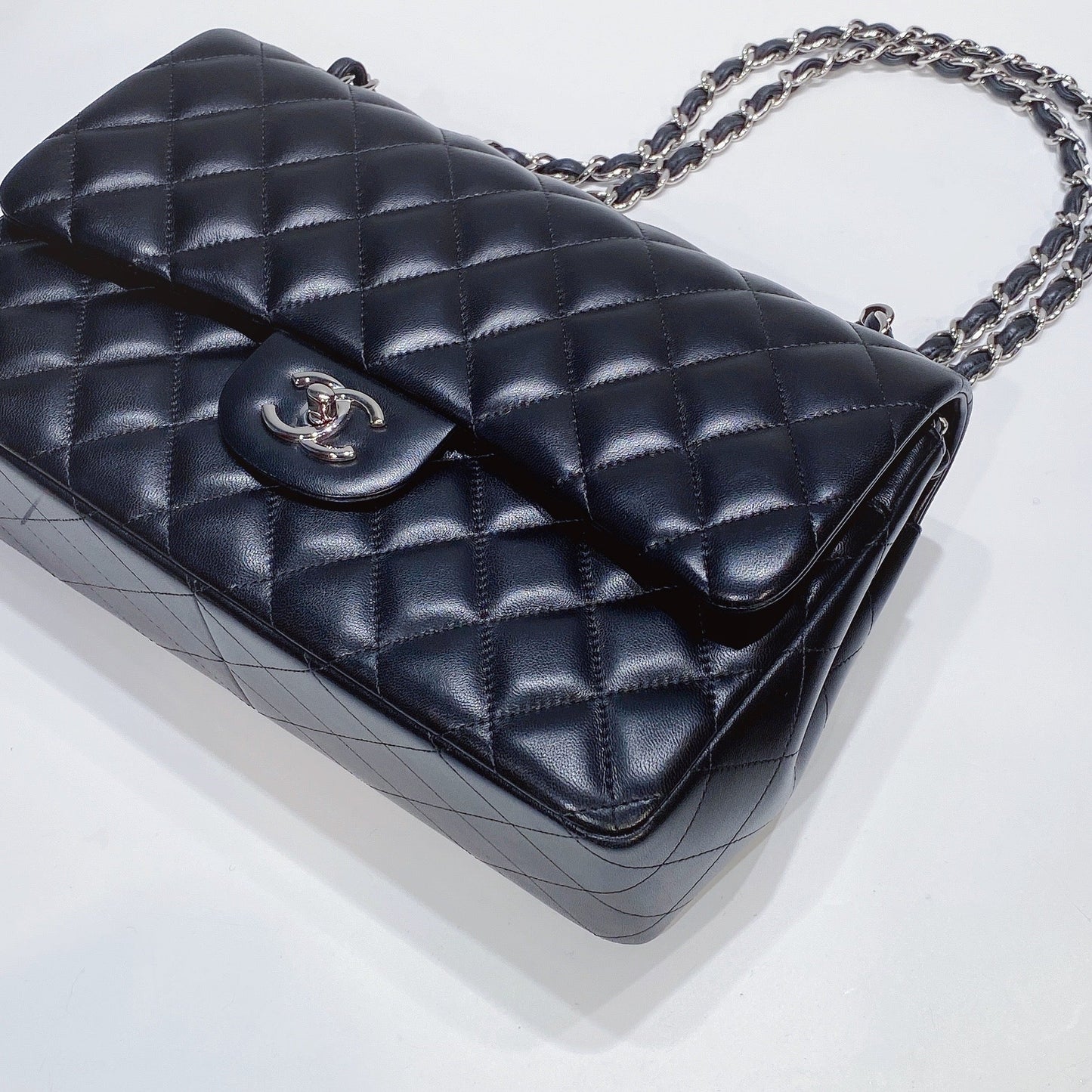 No.3580-Chanel Lambskin Classic Jumbo Double Flap Bag