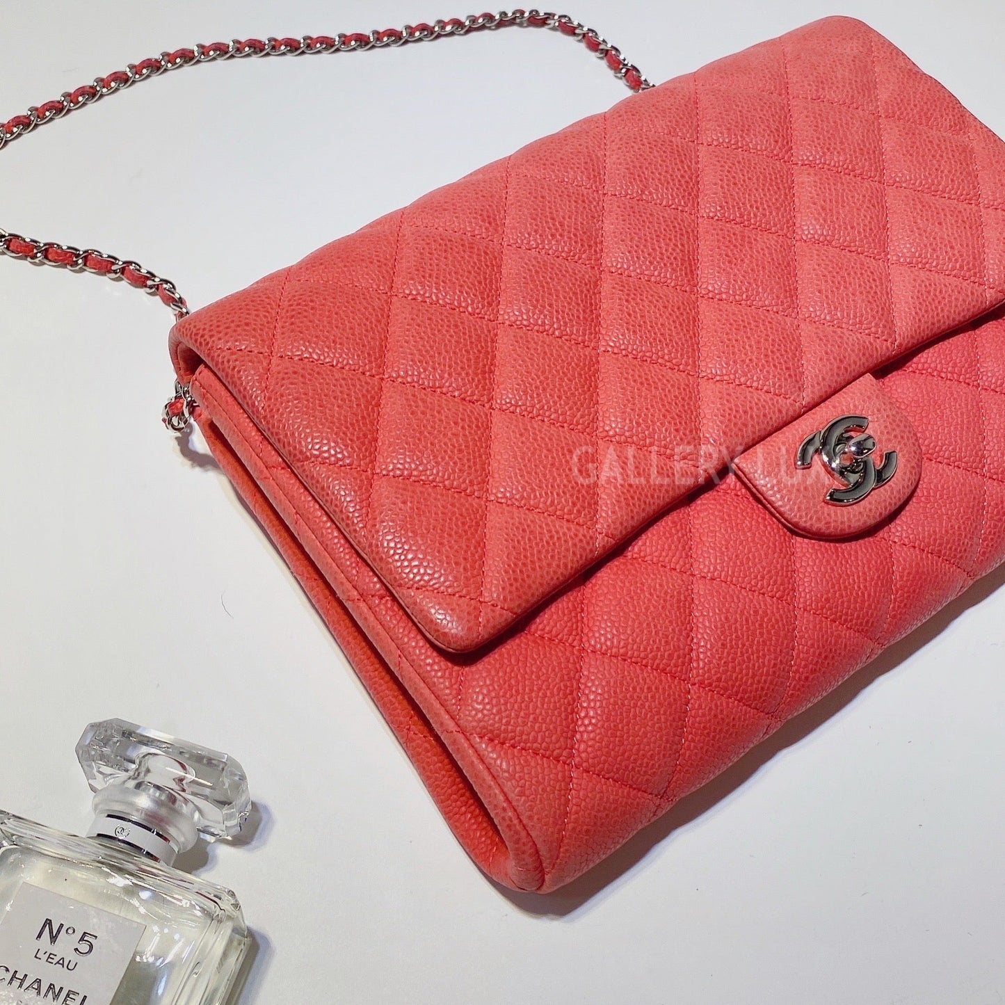 No.3344-Chanel Caviar Timeless Classic Clutch With Chain