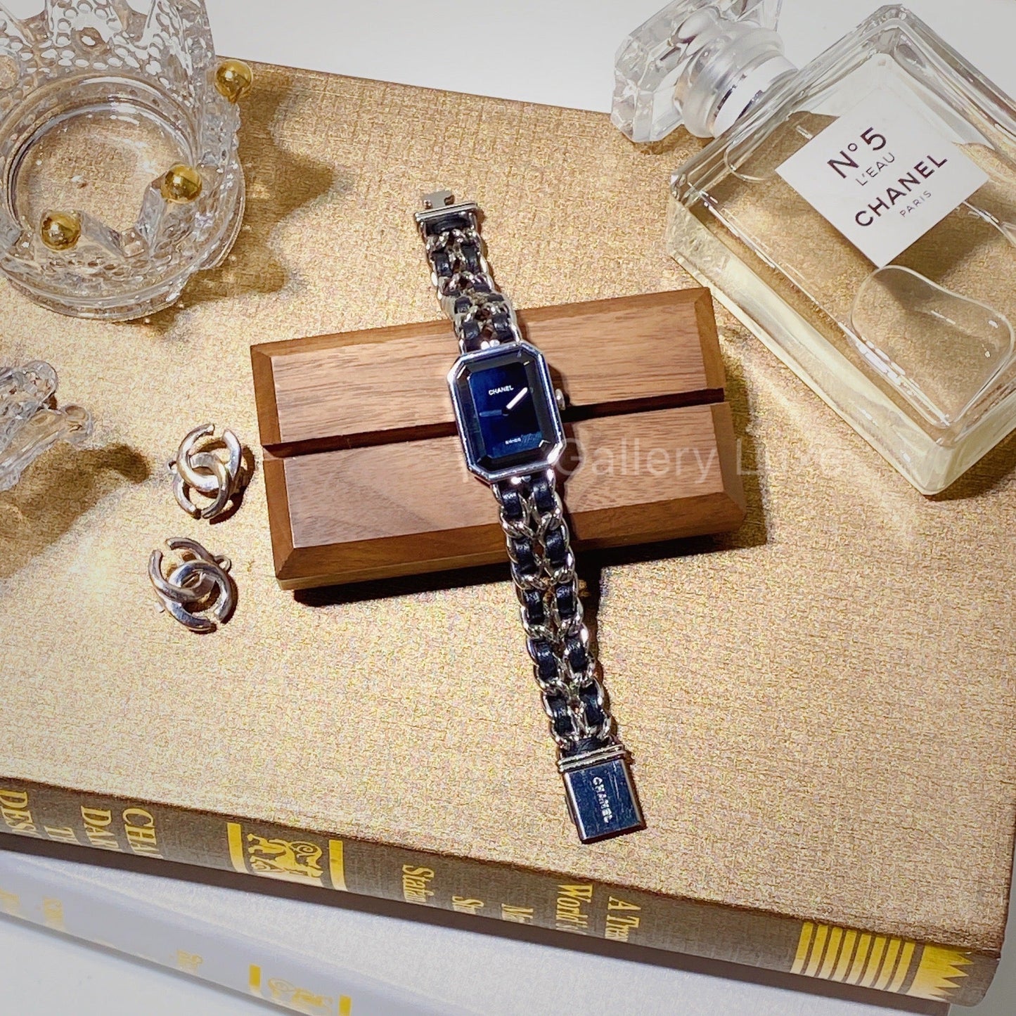 No.2705-Chanel Vintage Premiere Watch M Size