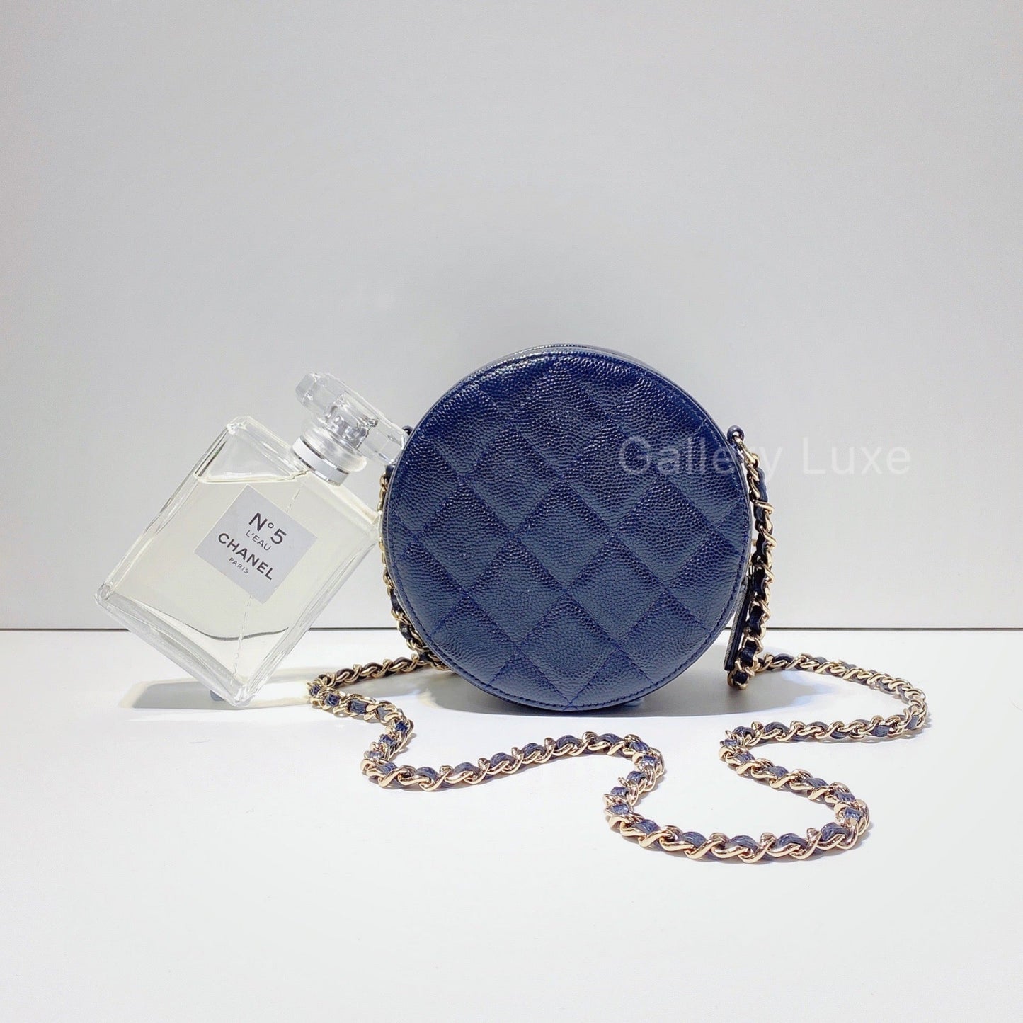 No.2715-Chanel Caviar Clutch with Chain