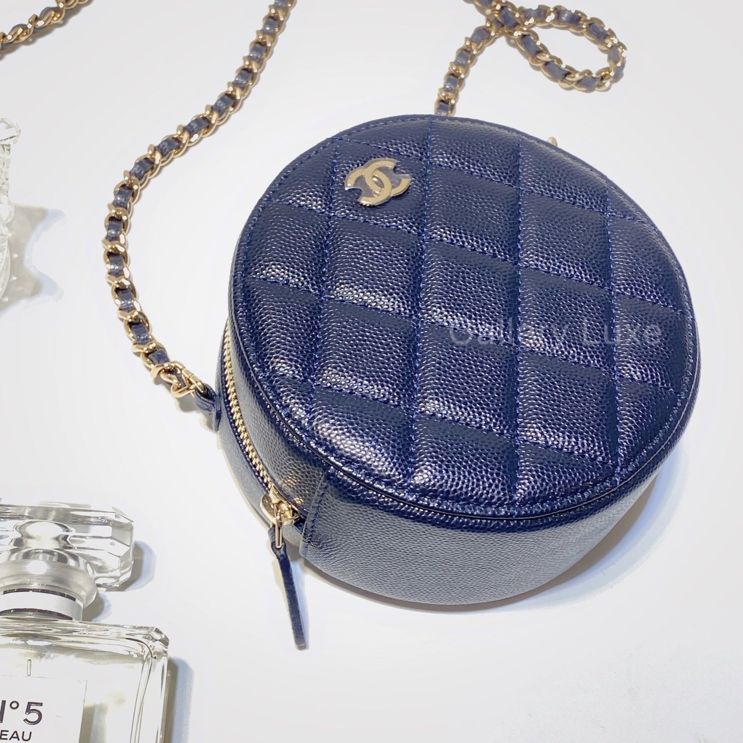 No.2715-Chanel Caviar Clutch with Chain