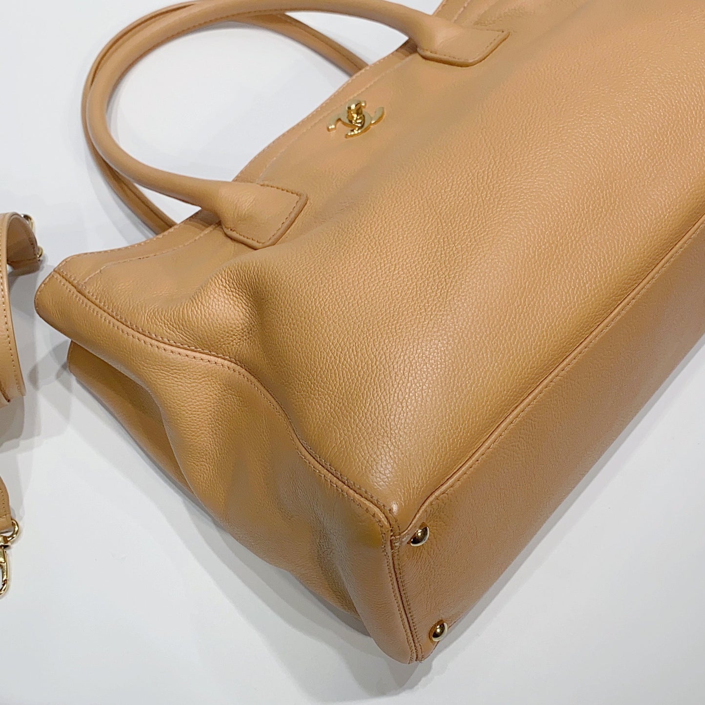 No.3163-Chanel Vintage Caviar Perf Tote Bag