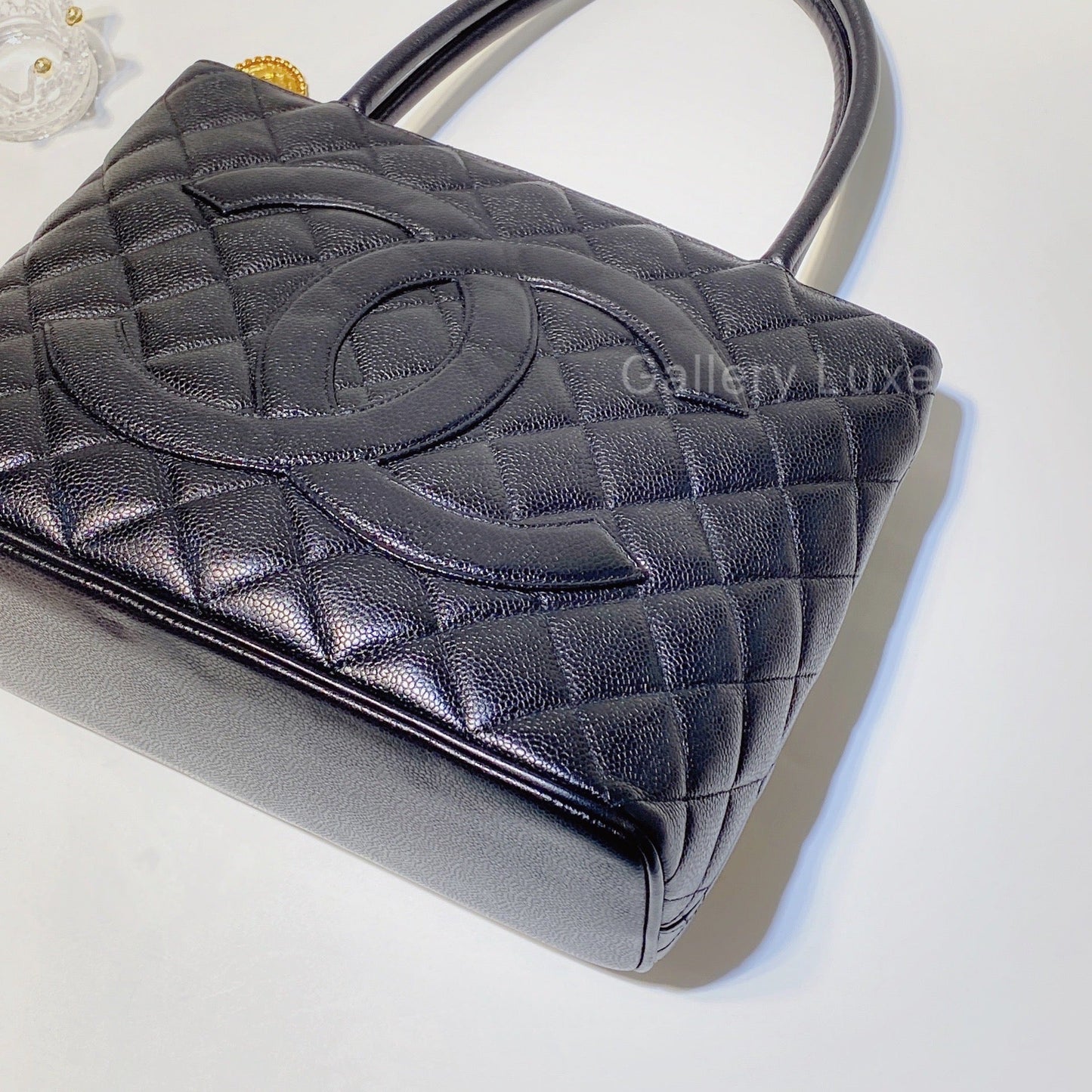 No.2724-Chanel Vintage Caviar Medallion Tote Bag