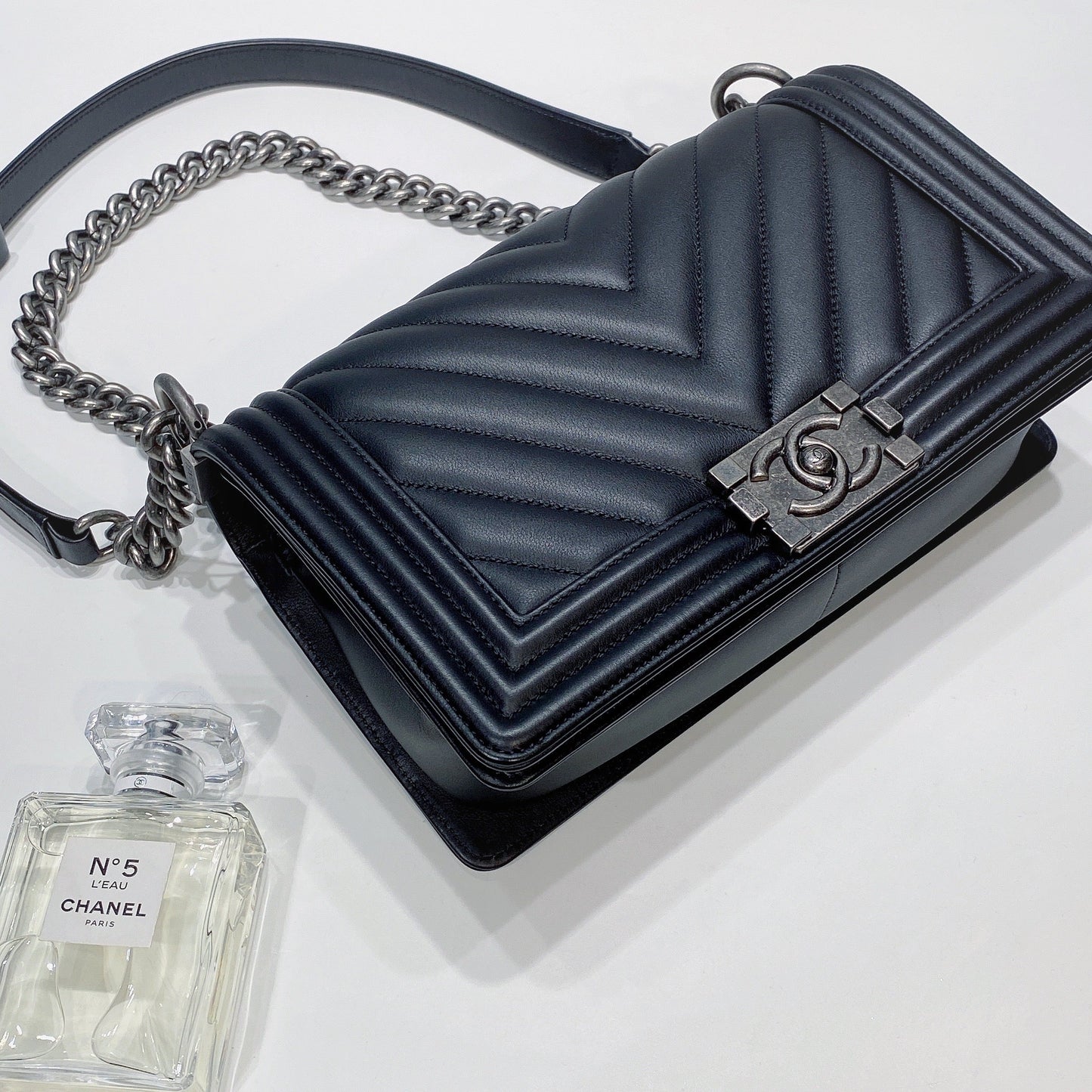 No.3590-Chanel Calfskin Chevron Boy 25cm