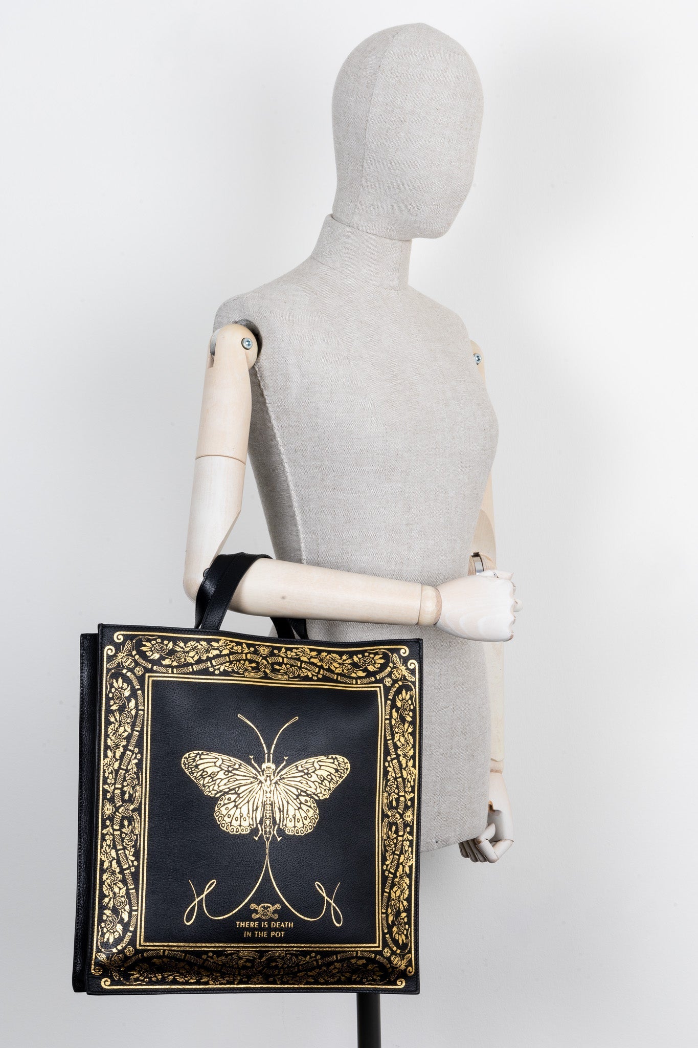 Luxury Gucci Trending 2025 Tote Butterfly Convertible Black