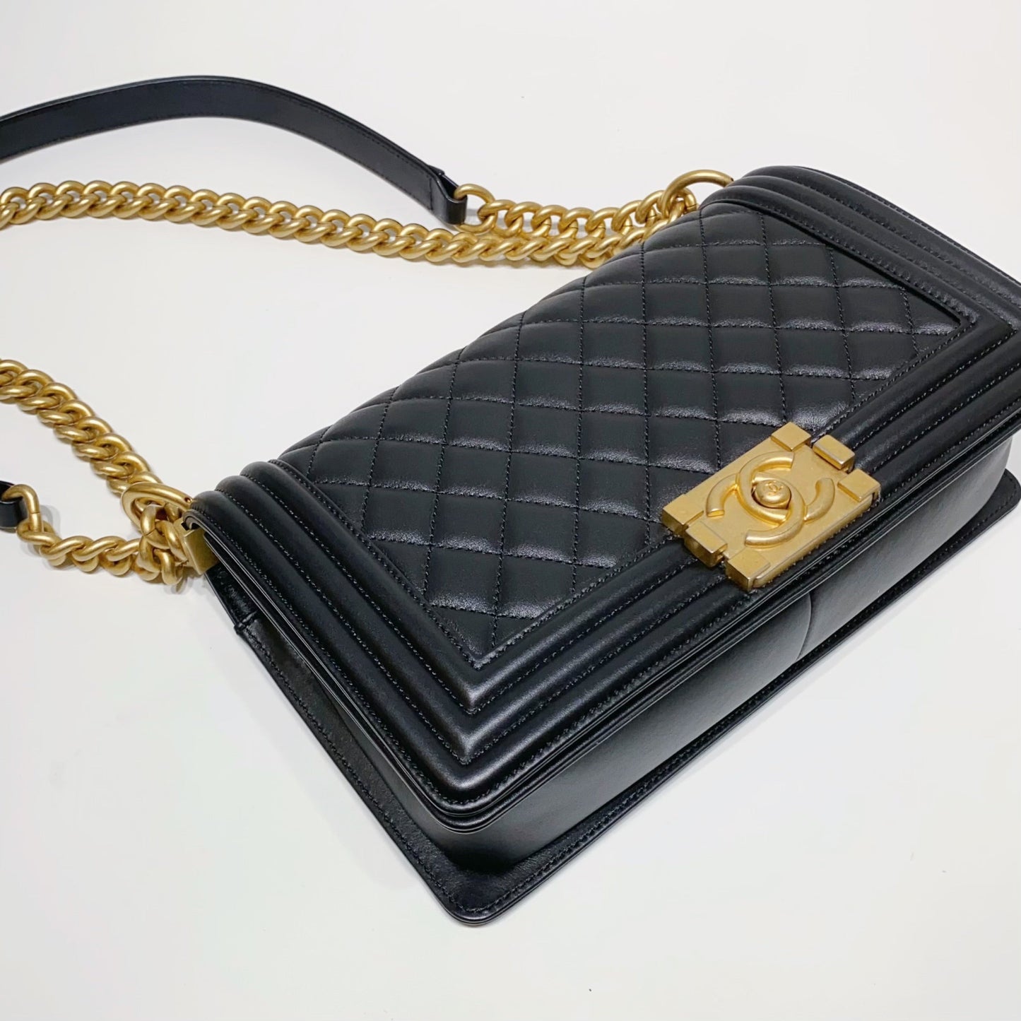 No.3989-Chanel Calfskin Boy 25cm