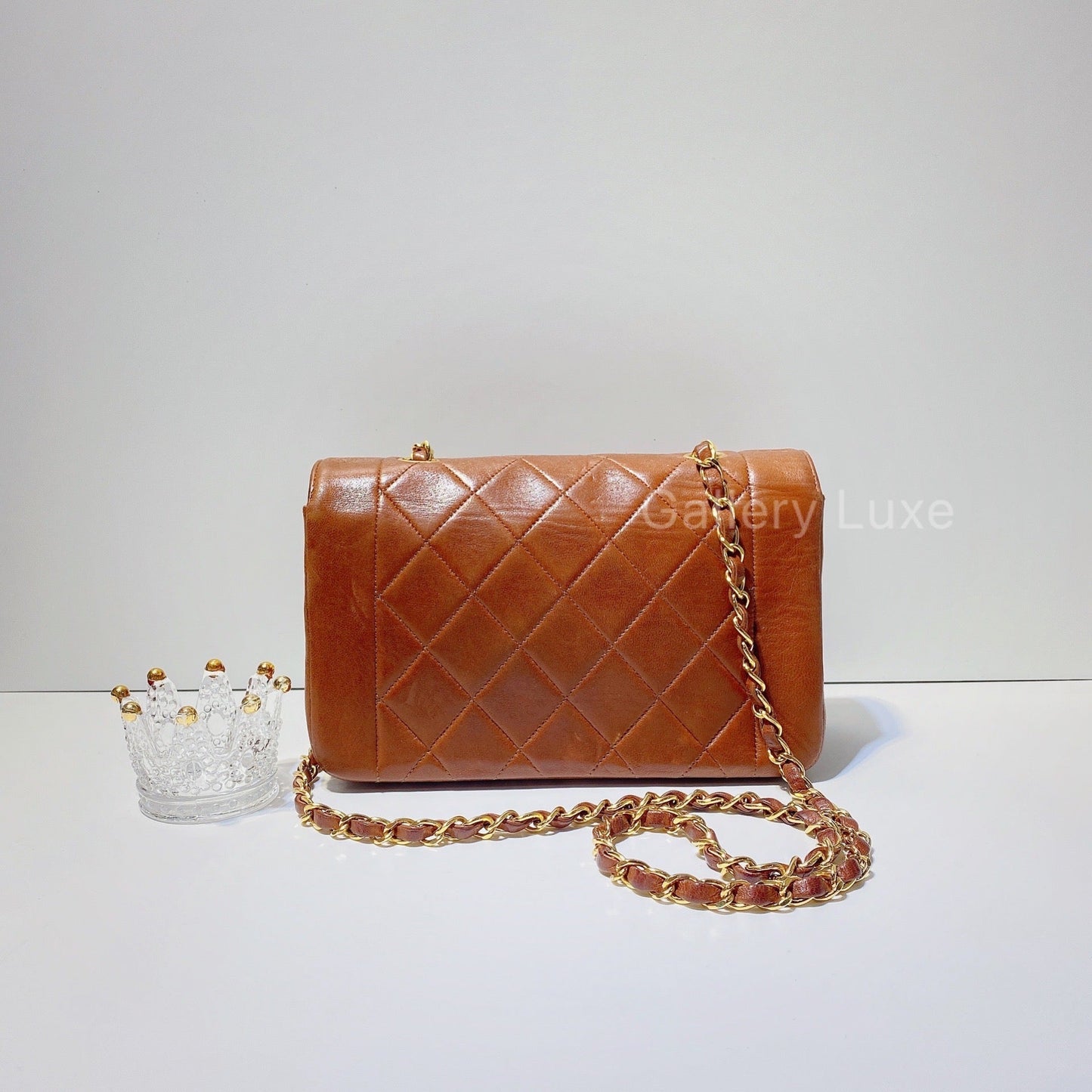No.2632-Chanel Vintage Lambskin Diana Bag 22cm