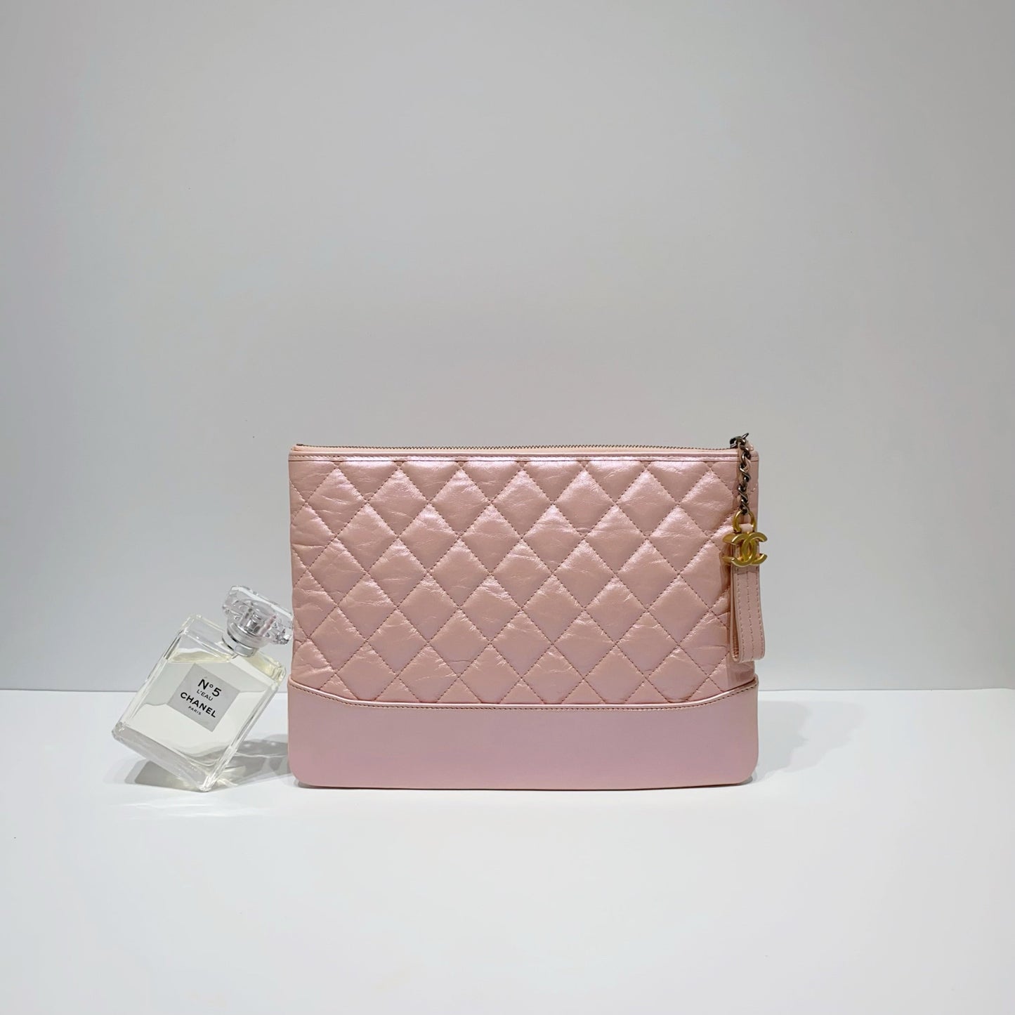 No.3962-Chanel Gabrielle Medium O Case Clutch