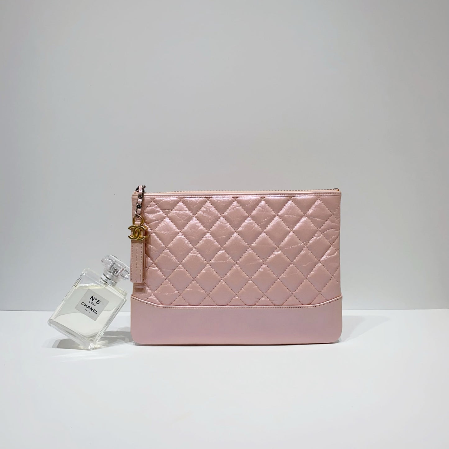 No.3962-Chanel Gabrielle Medium O Case Clutch