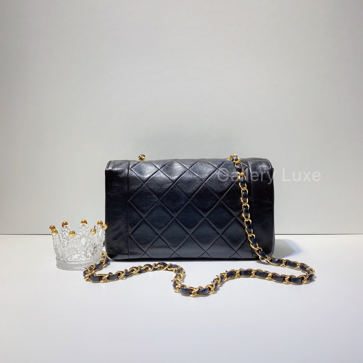 No.2190-Chanel Vintage Lambskin Diana 23cm