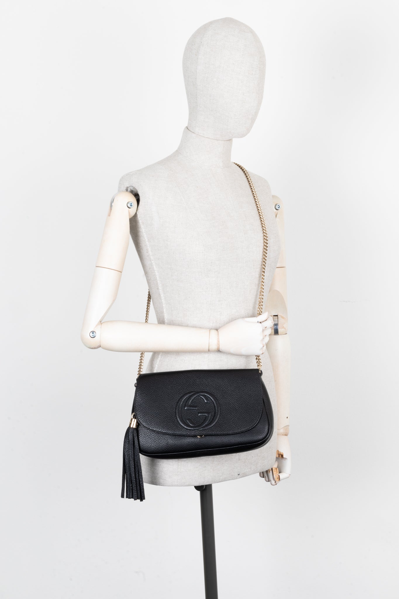 Luxury Gucci Trending 2025 Soho Flap Bag Leather Black
