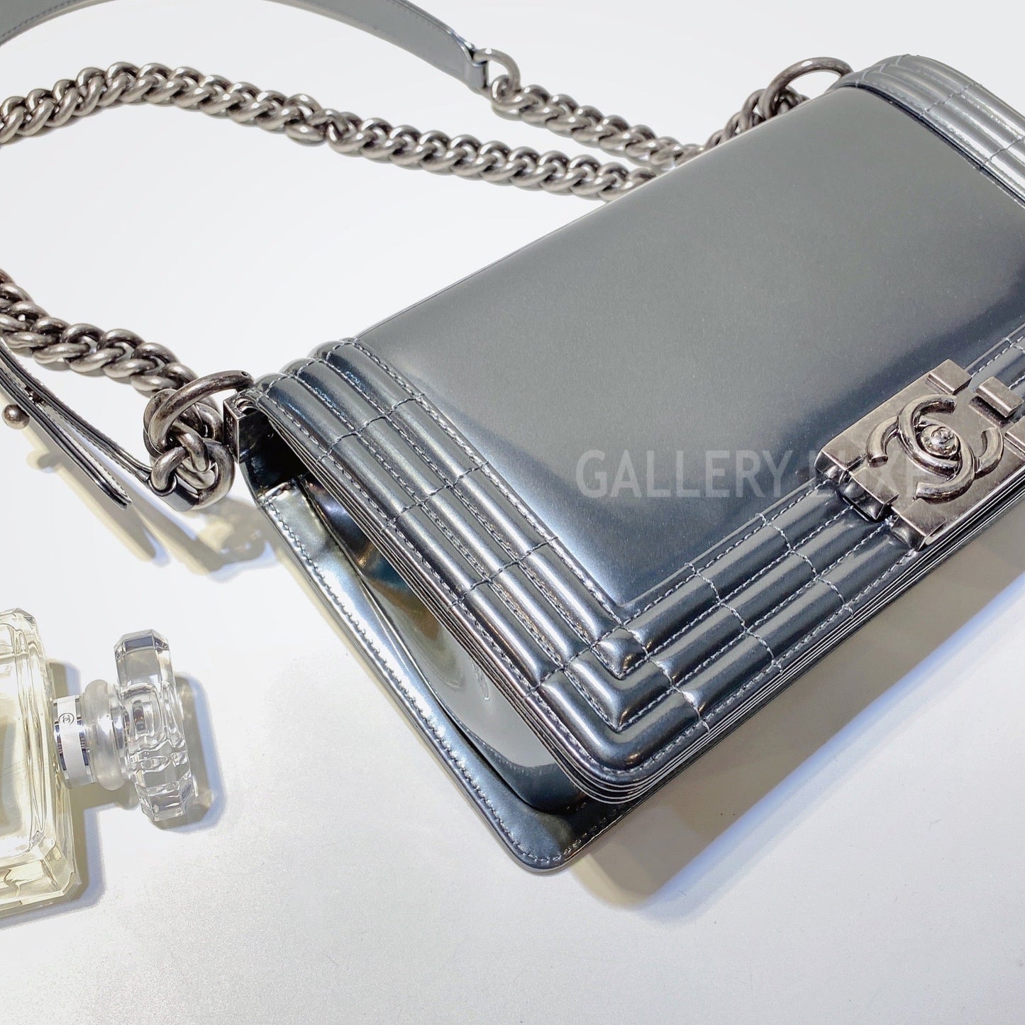 No.3076-Chanel Patent Leather Boy 25cm