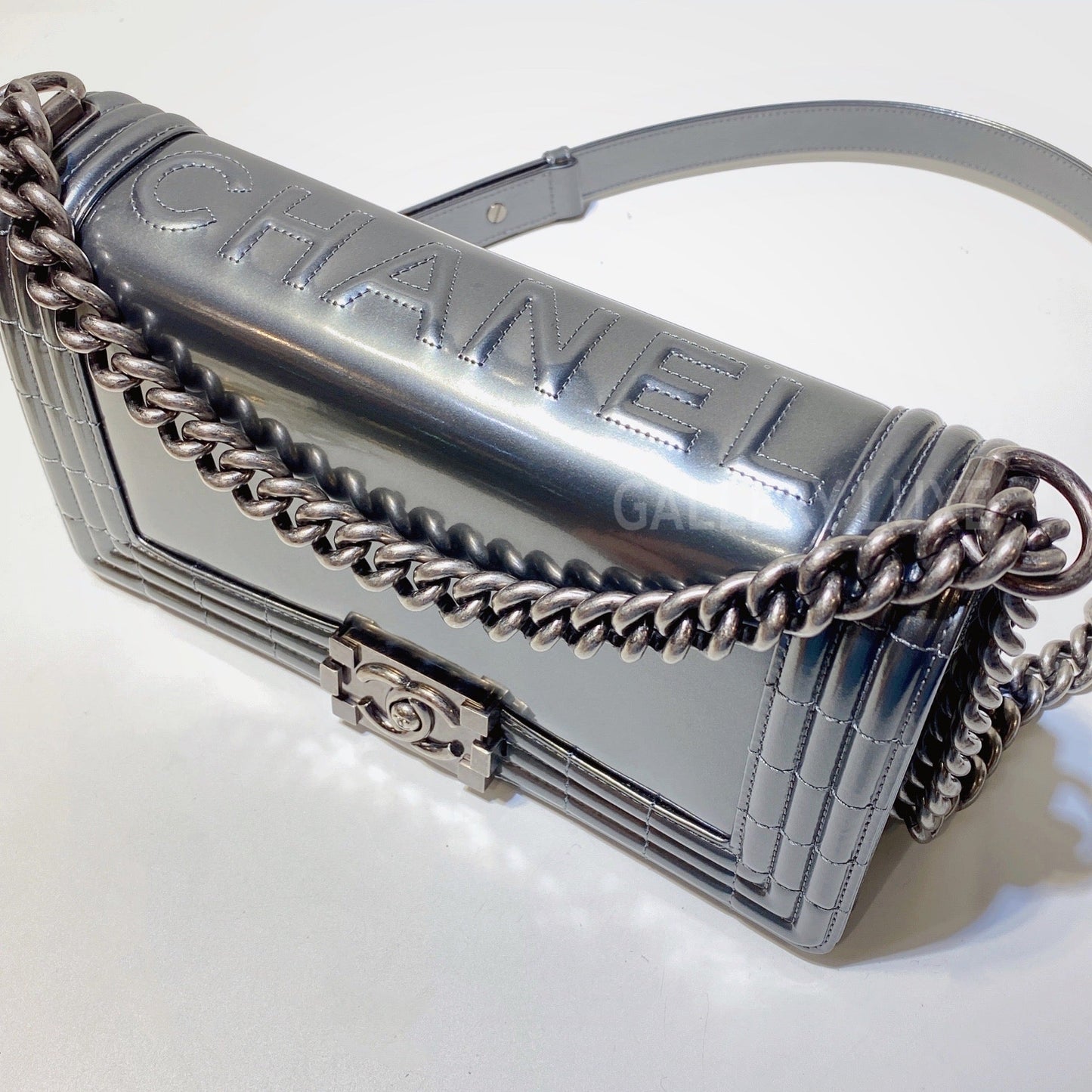No.3076-Chanel Patent Leather Boy 25cm