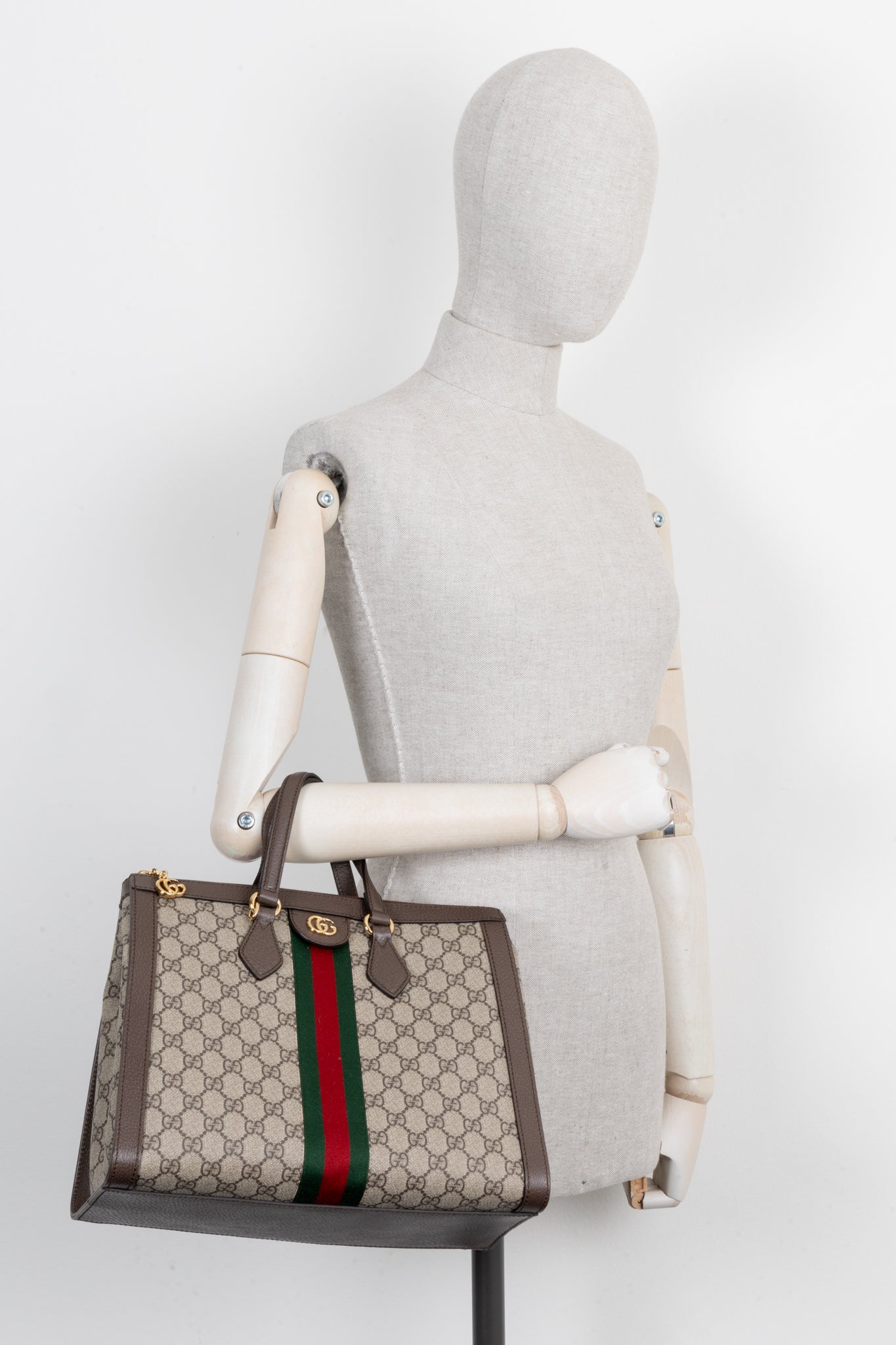 Luxury Gucci Trending 2025 Ophidia GG Tote Medium Supreme