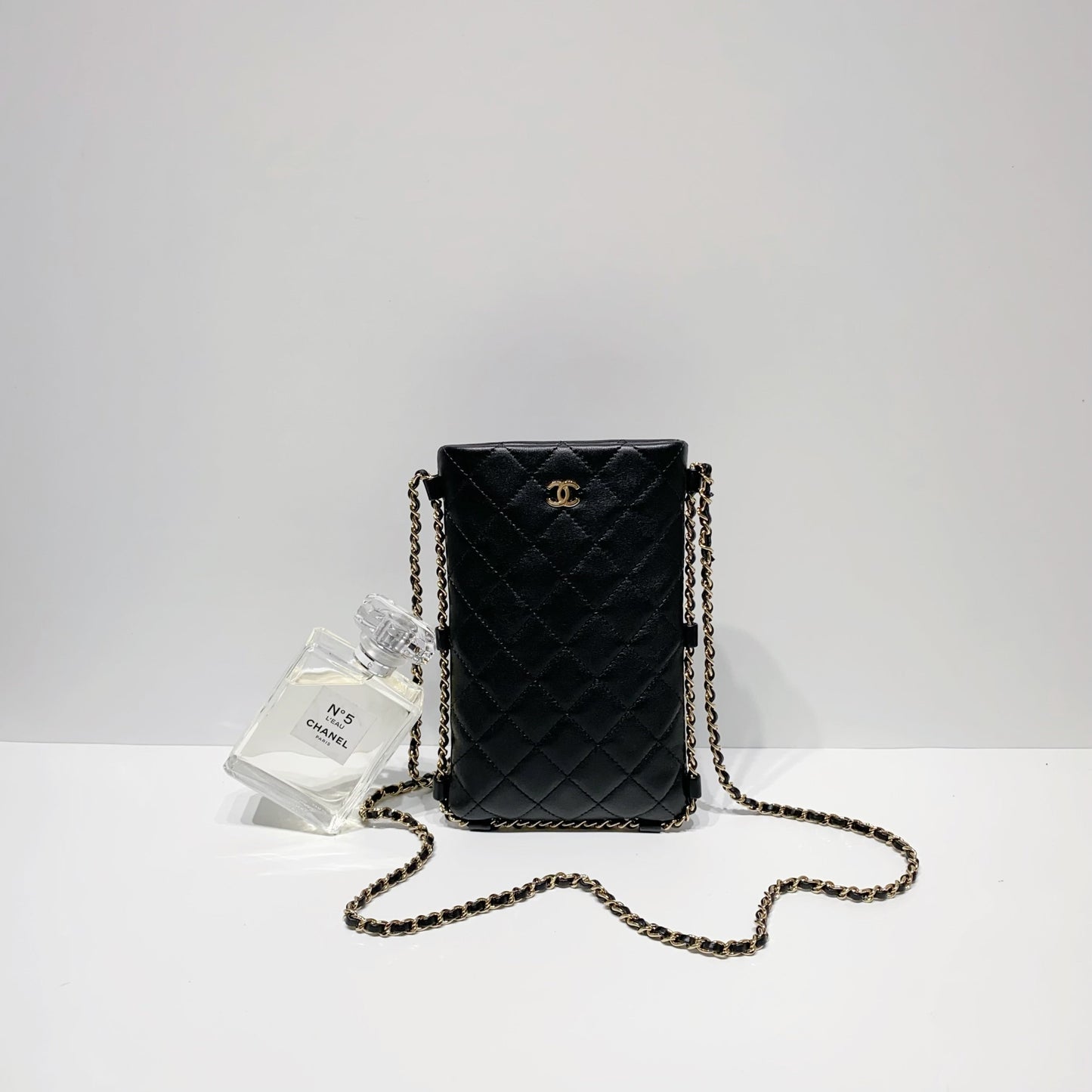 No.4003-Chanel Tech Take Away Phone Holder With Chain