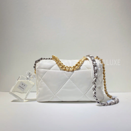 No.3090-Chanel 19 Small Handbag