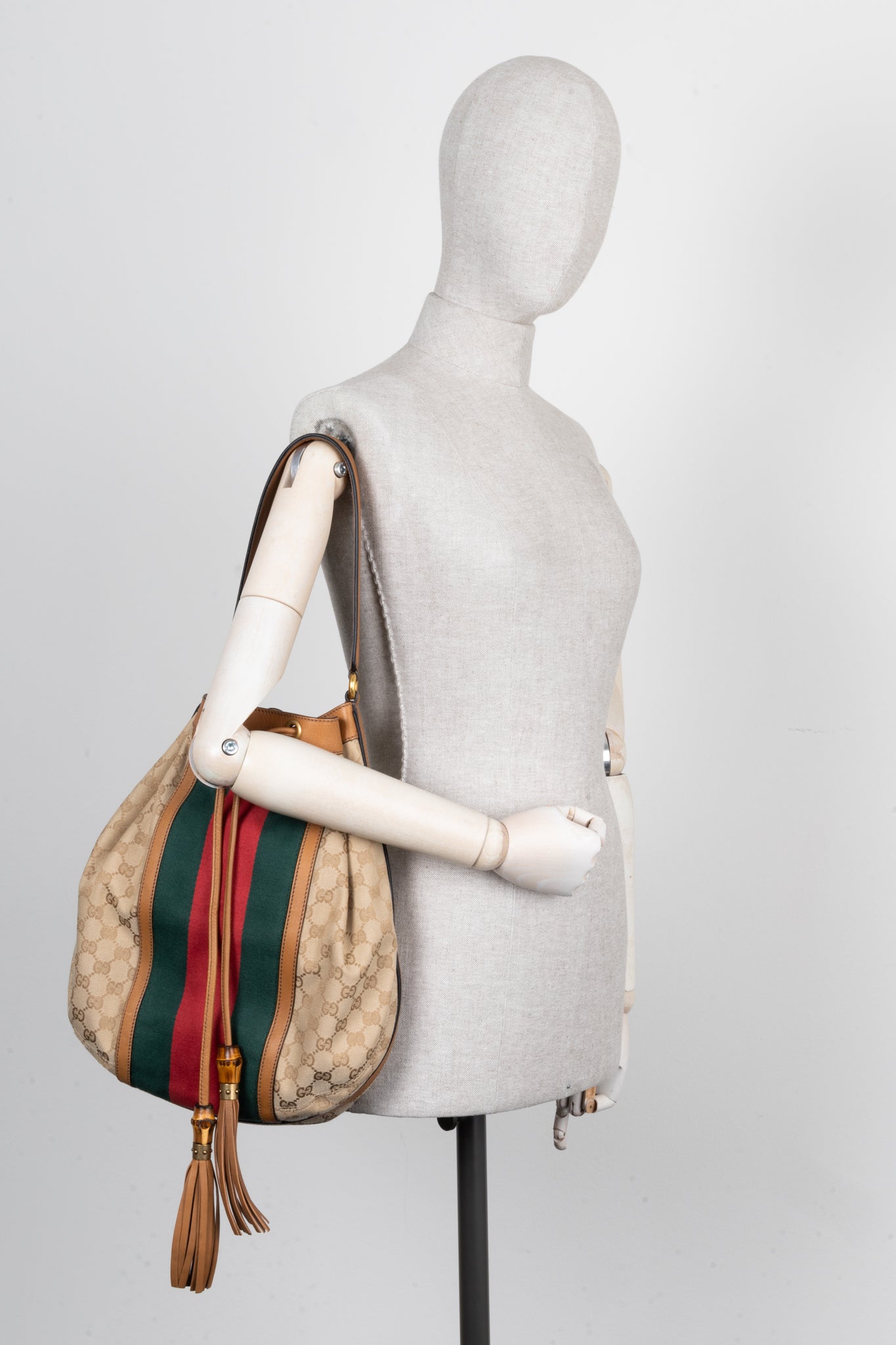 Luxury Gucci Trending 2025 Rania Supreme Canvas Hobo Bag Sand
