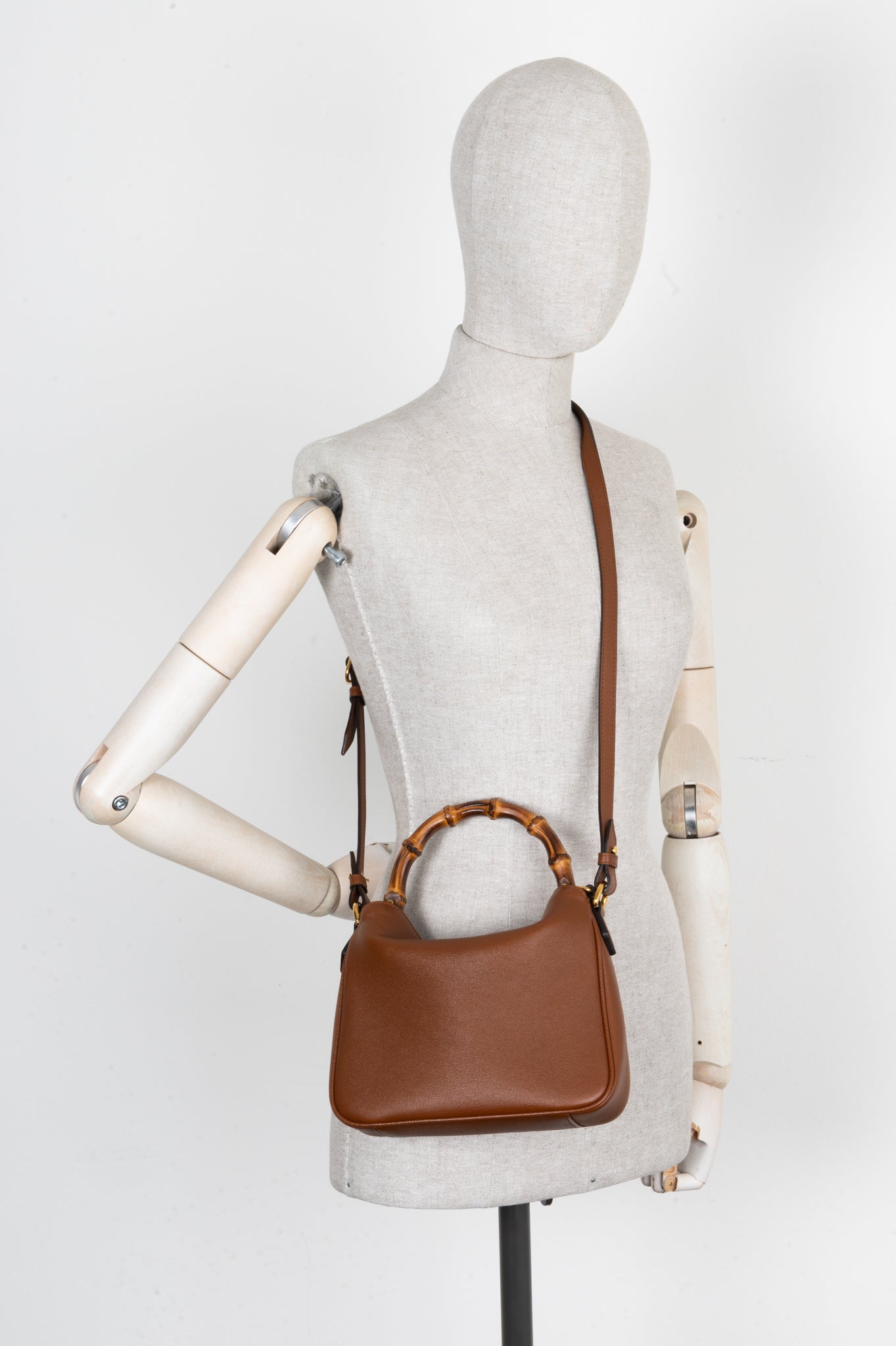Luxury Gucci Trending 2025 Small Diana Bag Leather Brown